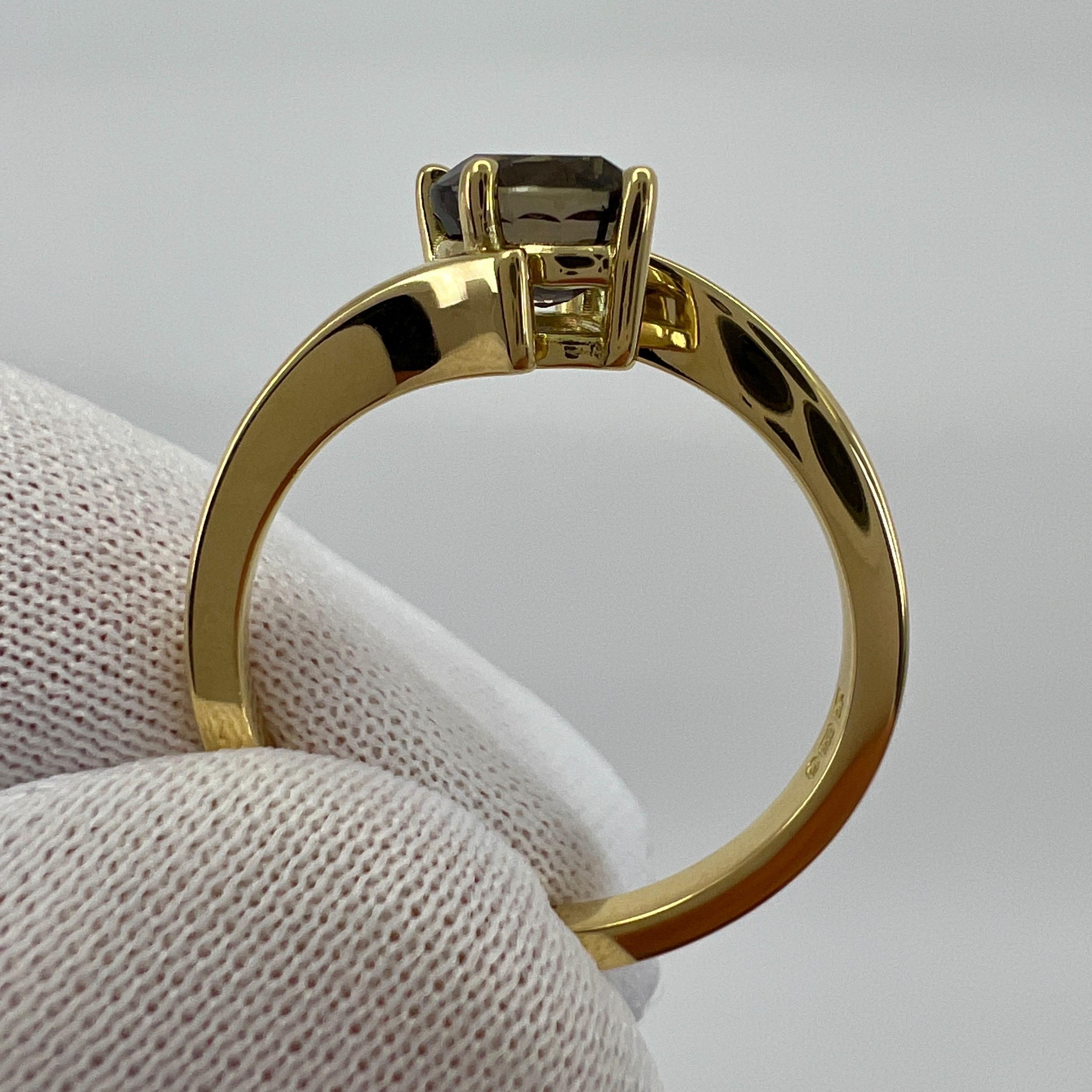 IGI 1,07 Karat Farbwechsel Saphir Rosa Blau Lila Dreieck geschnitten 18k Gold Ring im Angebot 4