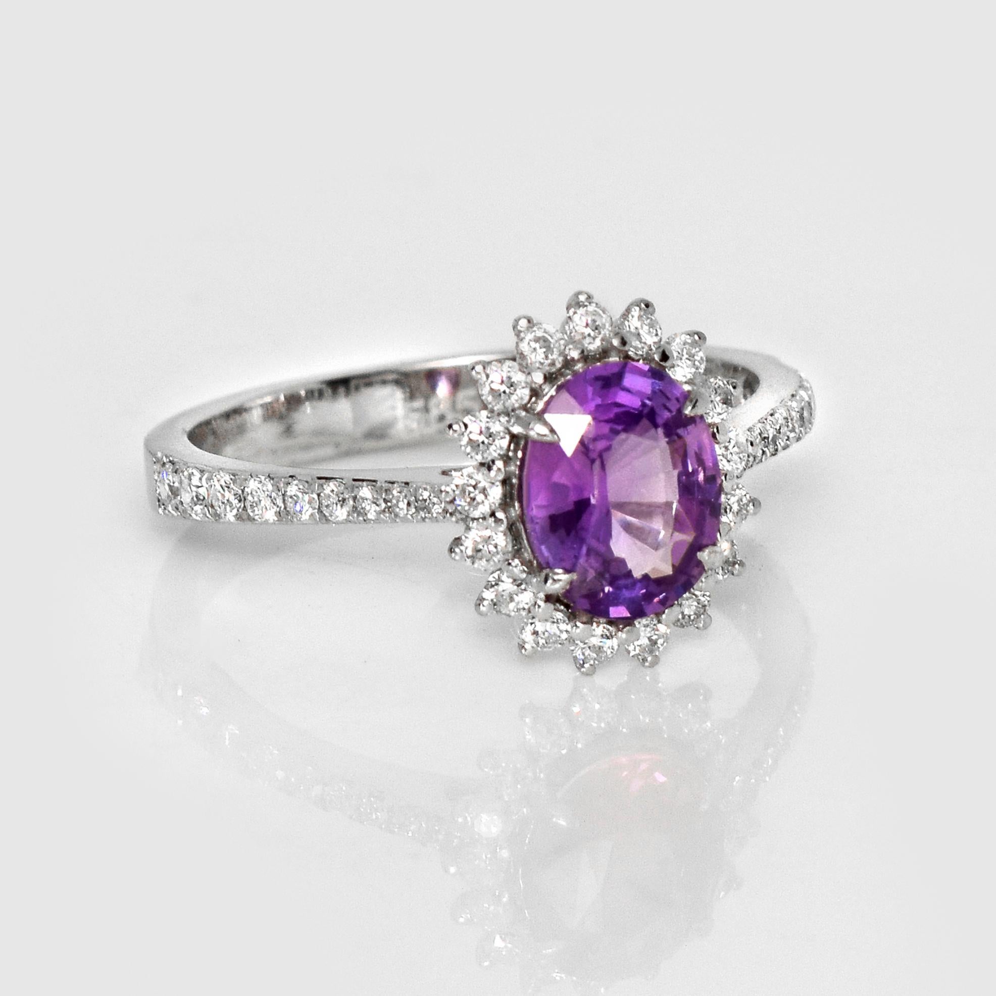 Oval Cut IGI 1.26 Ct 14K Rose Gold Unheated Purple Sapphire&Diamonds Engagement Ring For Sale