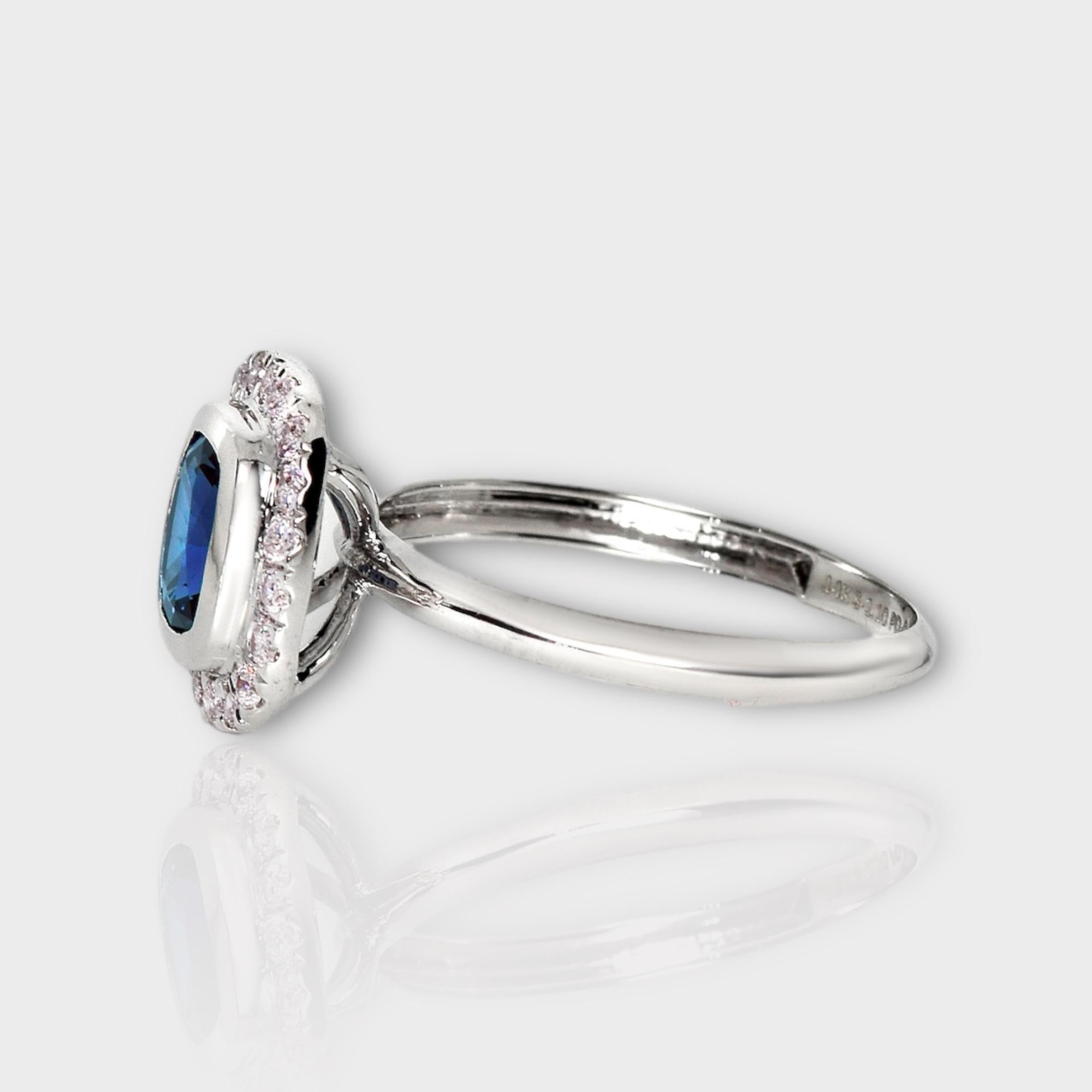 Taille coussin Bague de fiançailles d'antiquités IGI 14 carats, diamants roses et spinelle bleue à couleur changeante de 1,10 carat en vente