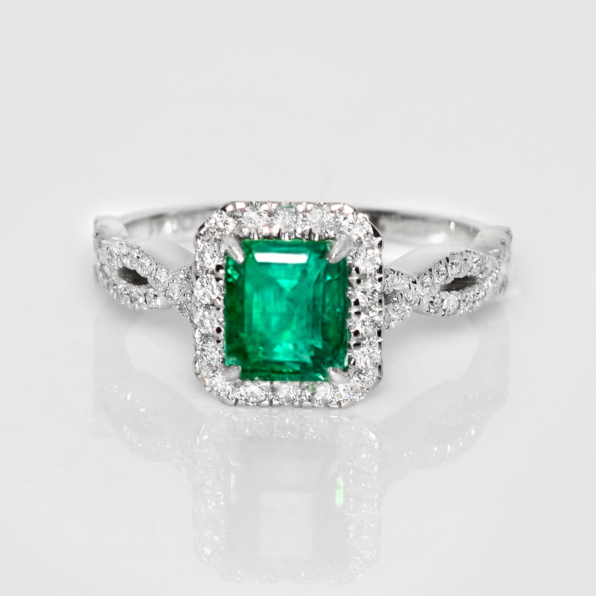 *IGI 14K 1.38 Ct Natural Emerald&Diamonds Antique Engagement Ring*

An IGI-certified natural intense bluish-green emerald weighing 1.38 ct set on a 14K white gold luxury table design band with F-G, VS diamonds weighing 0.41 ct.

The ring combines