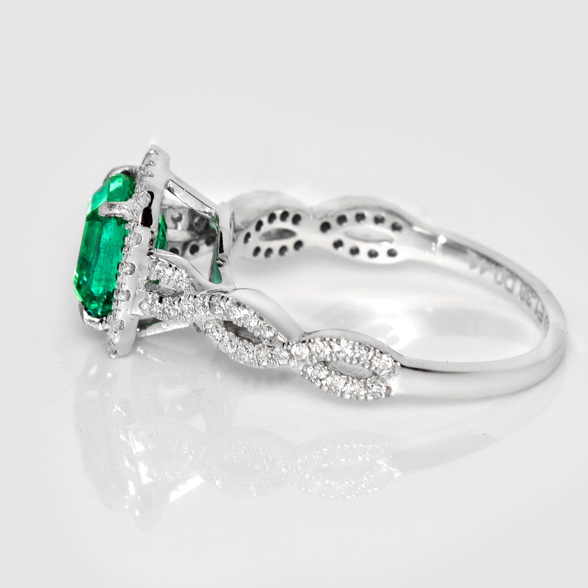 Taille émeraude IGI 14K 1.38 Ct Natural Emerald&Diamonds Antique Engagement Ring en vente