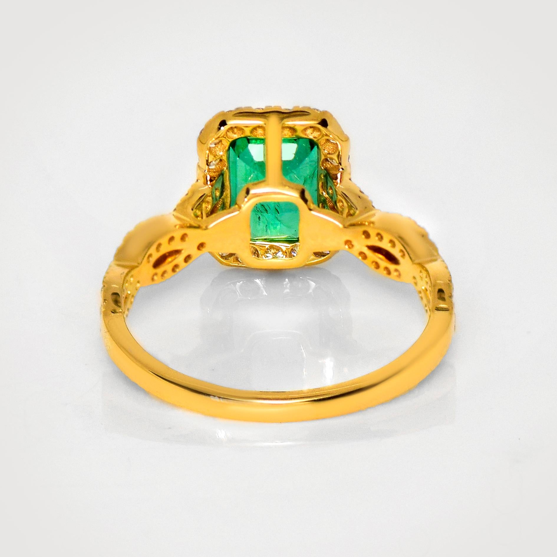 IGI 14K 1.40 Ct Natural Emerald&Diamonds Antique Engagement Ring For Sale 2