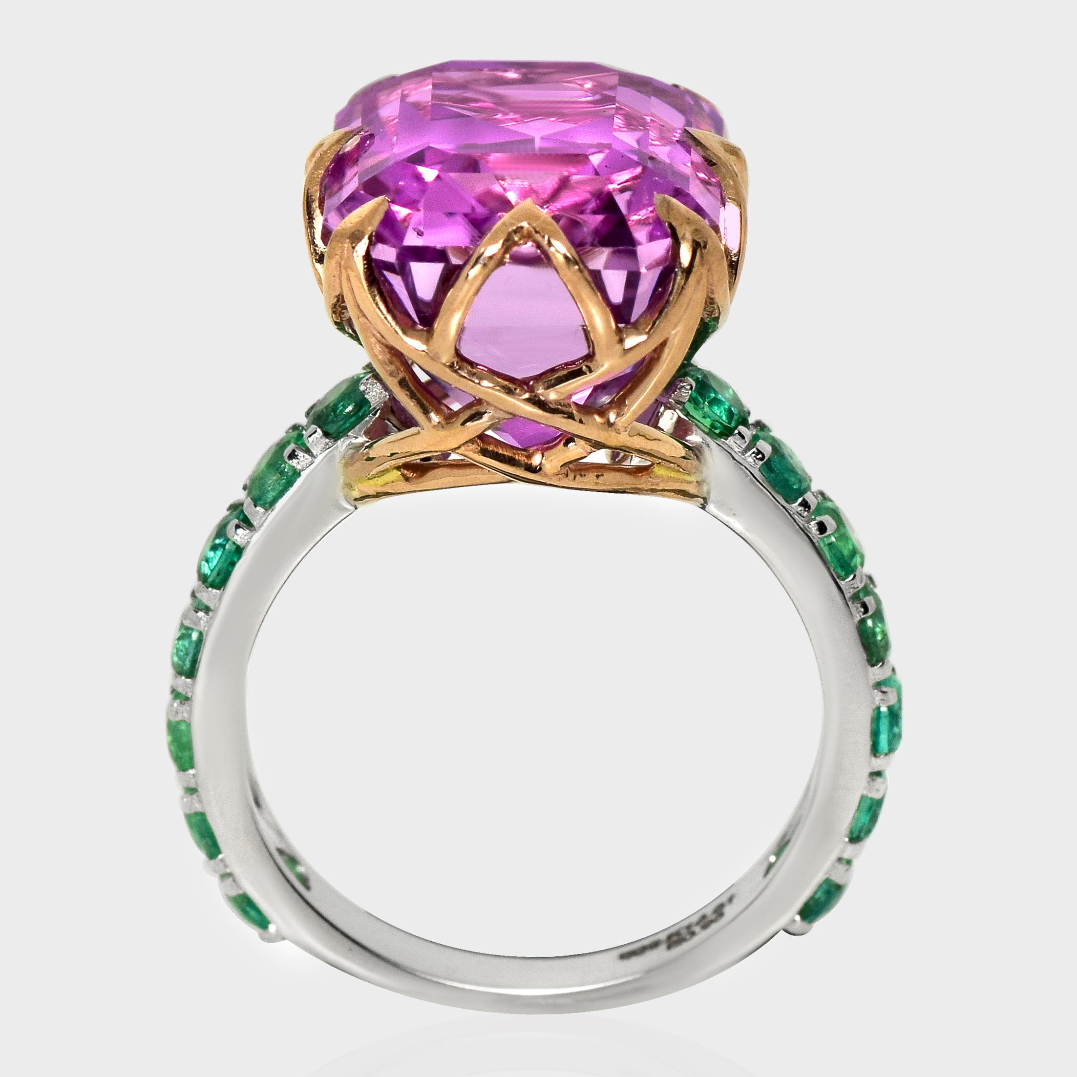IGI 14K 14,61 ct Rosa Kunzita&Emeraldas Anillo de Cóctel Art Decó Corte esmeralda en venta