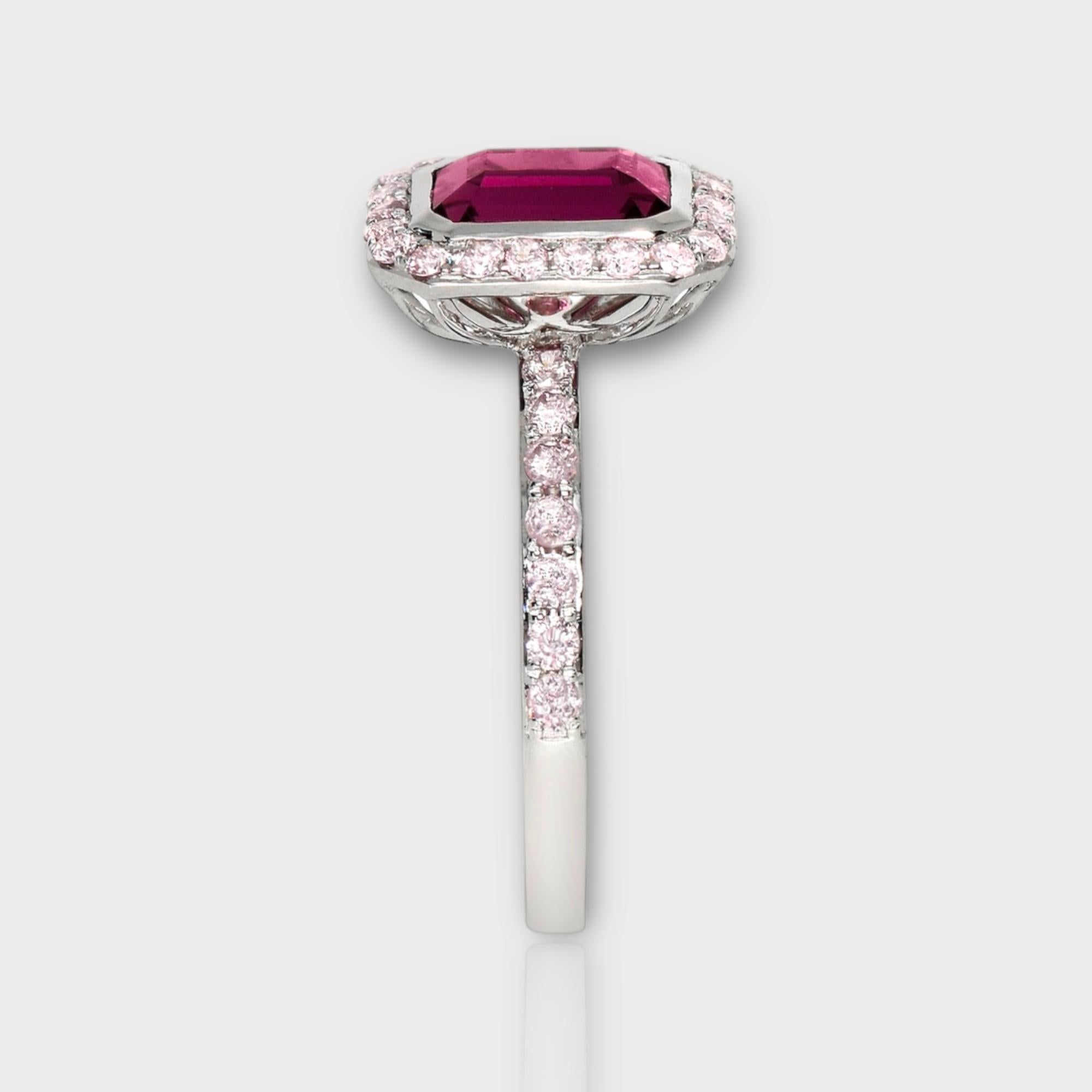 Women's IGI 14K 1.78 Ct Intense Purple Spinel&Pink Diamonds Antique Engagement Ring For Sale