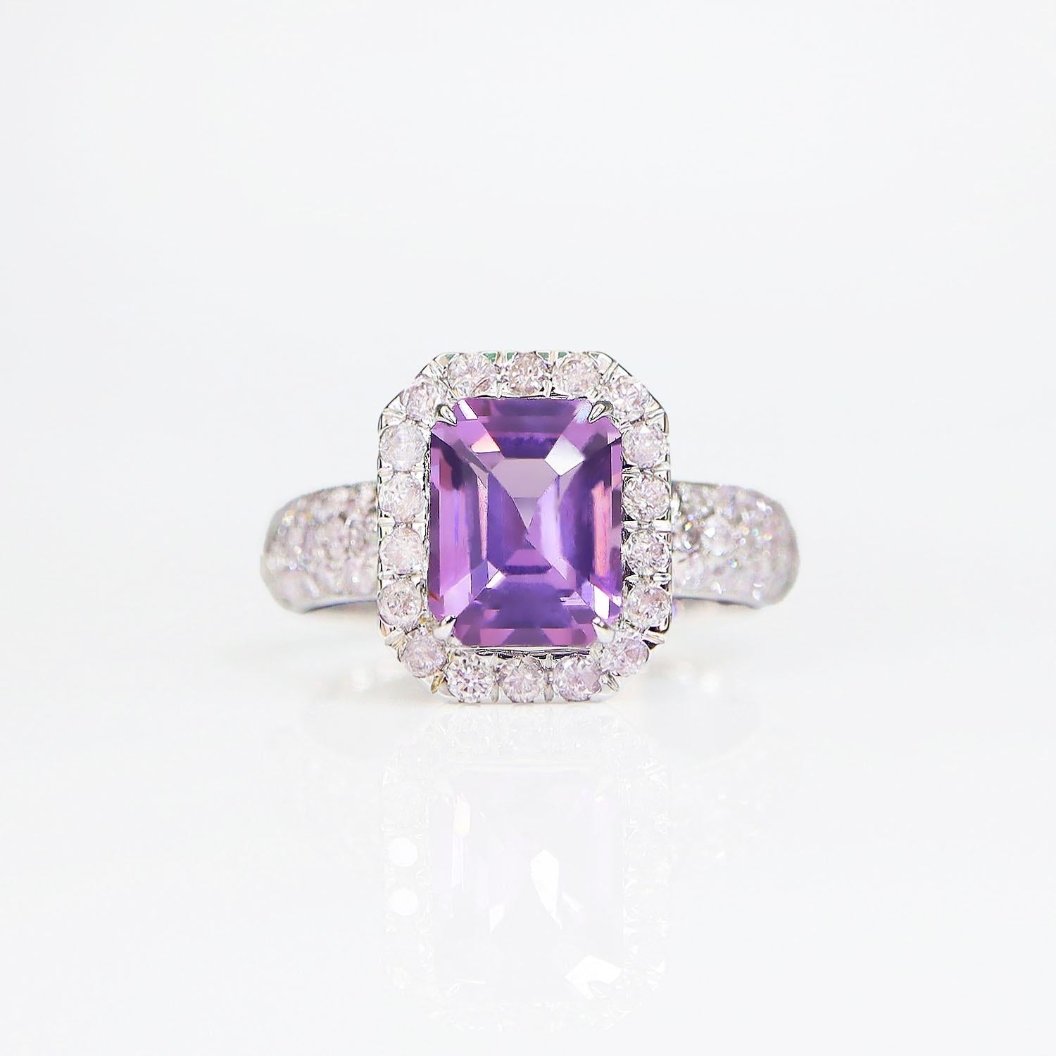 Contemporary IGI 14K 2.05 Ct Pinkish Purple Spinel&Pink Diamonds Antique Engagement Ring For Sale