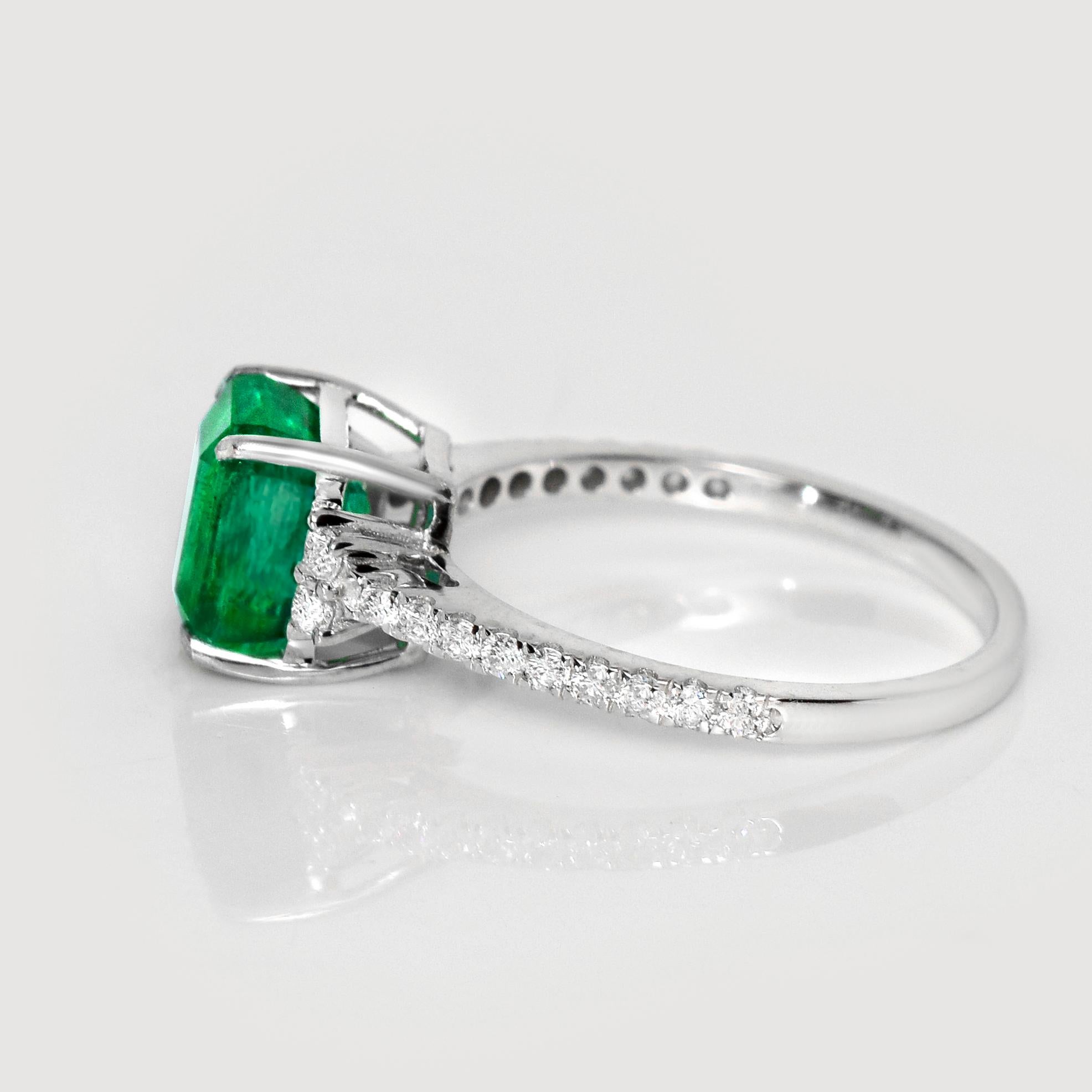 IGI 14K 2.26 Ct Esmeralda Natural&Diamantes Anillo de Compromiso Antiguo en venta 1