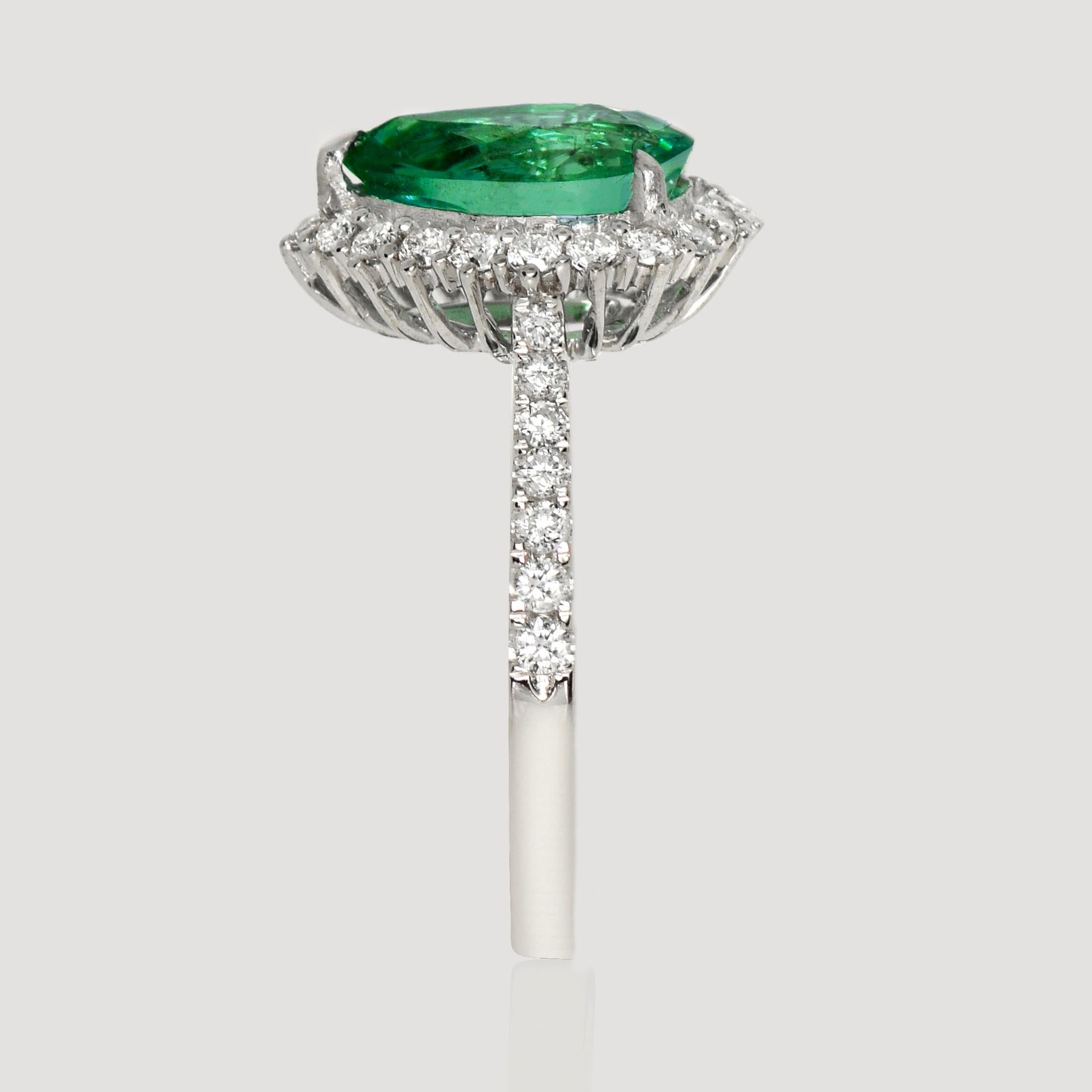 Women's IGI 14K 2.34 Ct Natural Emerald&Diamonds Antique Engagement Ring For Sale