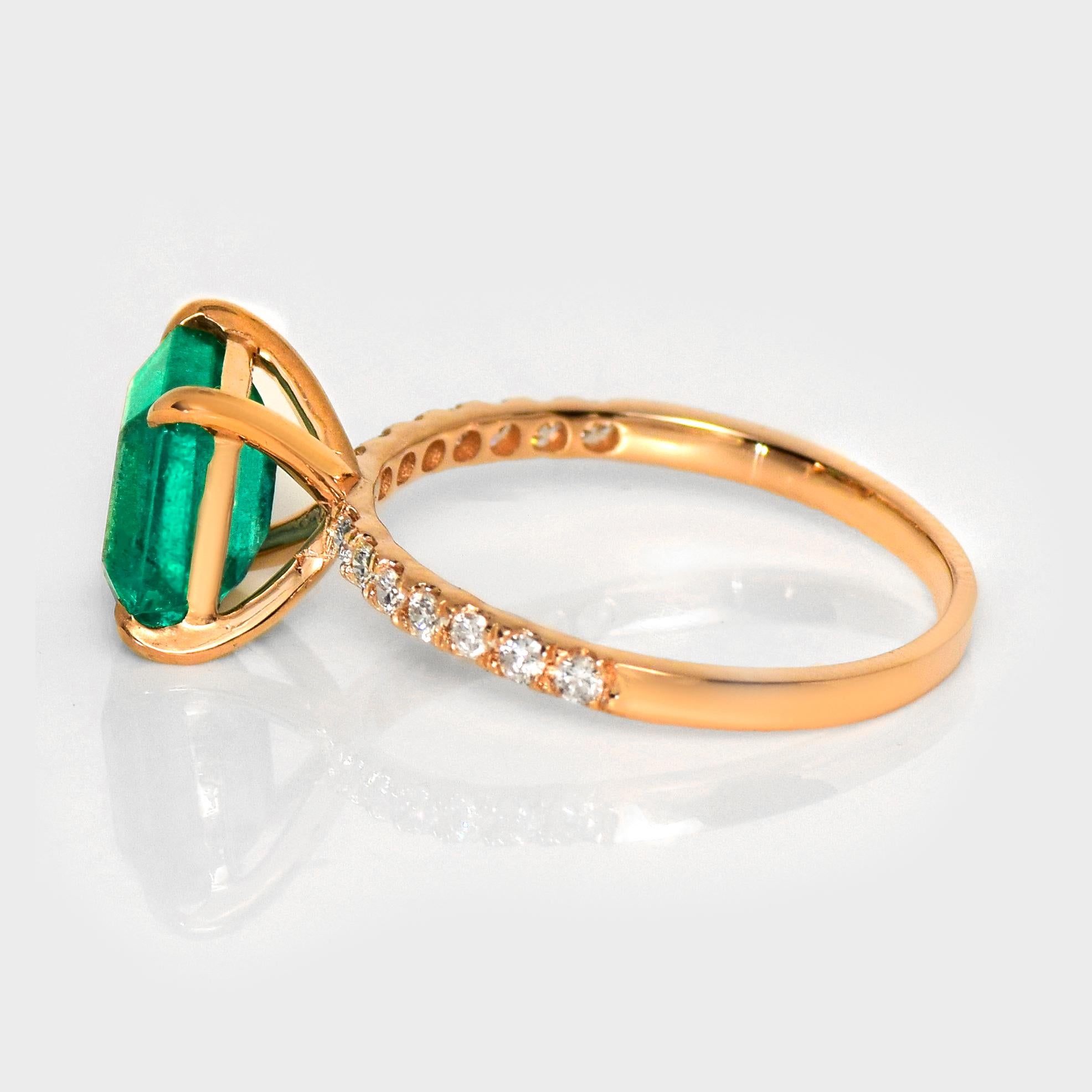 IGI 14K 2.43 Ct Natural Emerald&Diamonds Antique Engagement Ring In New Condition For Sale In Kaohsiung City, TW