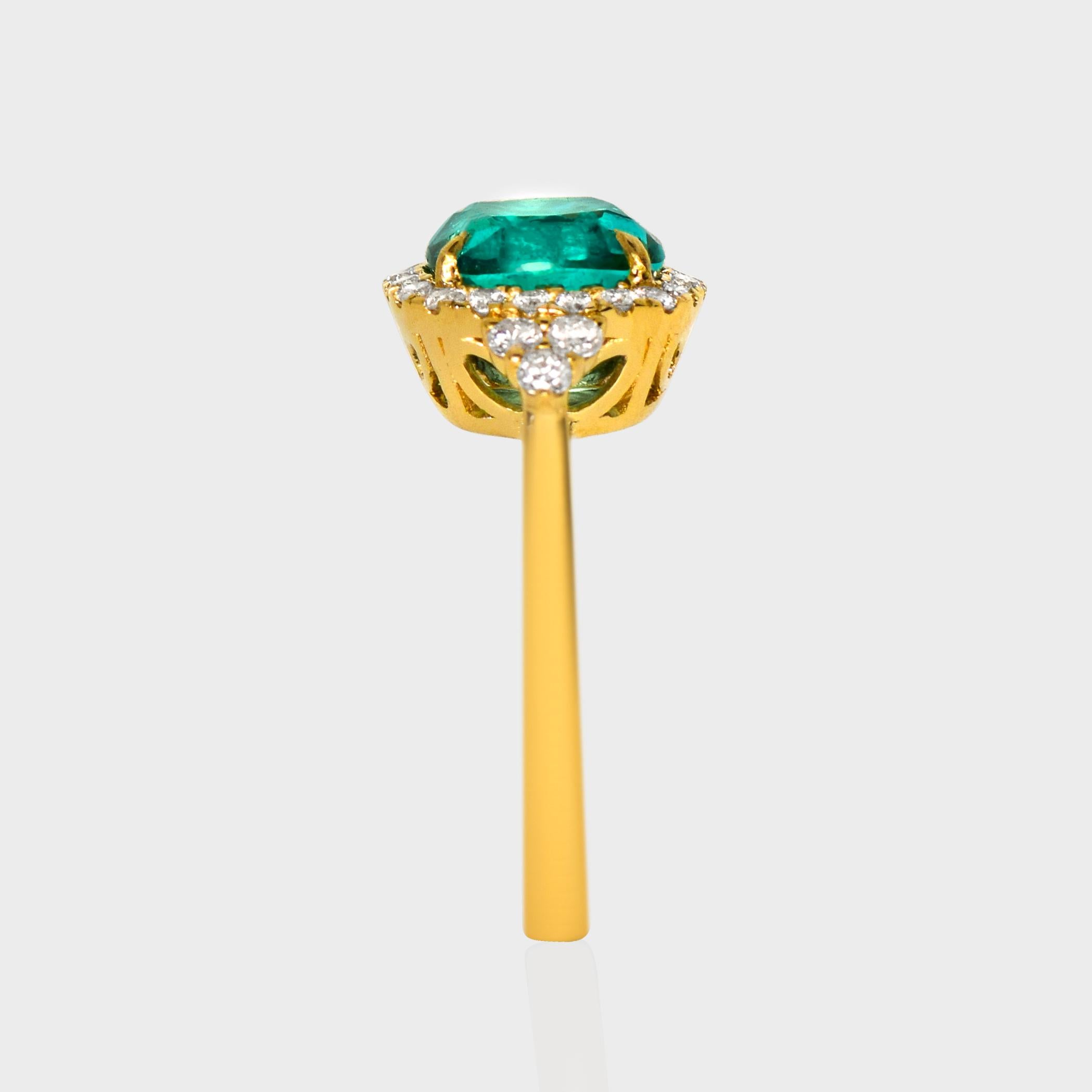 Women's IGI 14k 2.43 Ct Natural Emerald&Diamonds Antique Engagement Ring For Sale