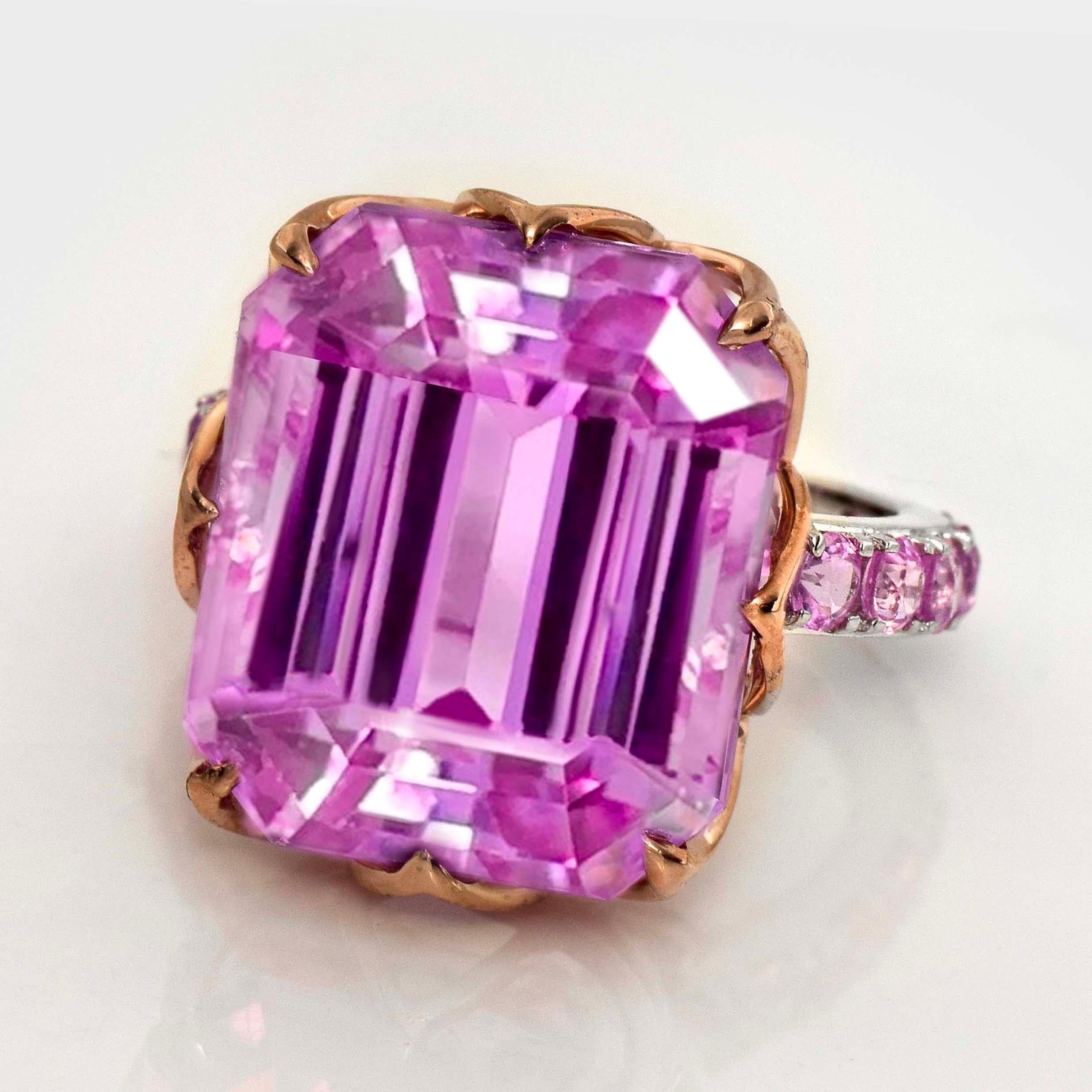Contemporary IGI 14K 25.37 ct Pink Kunzite&Sapphires Art Deco Cocktail Ring For Sale