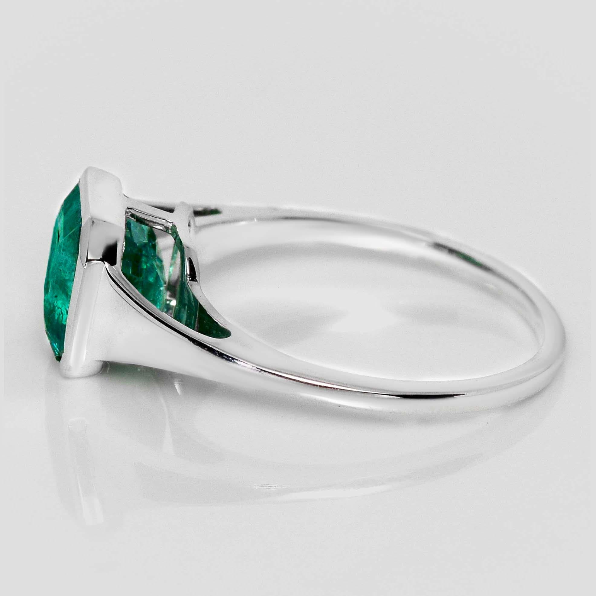 IGI 14K 2.57 Ct Natural Emerald Antique Engagement Ring In New Condition For Sale In Kaohsiung City, TW
