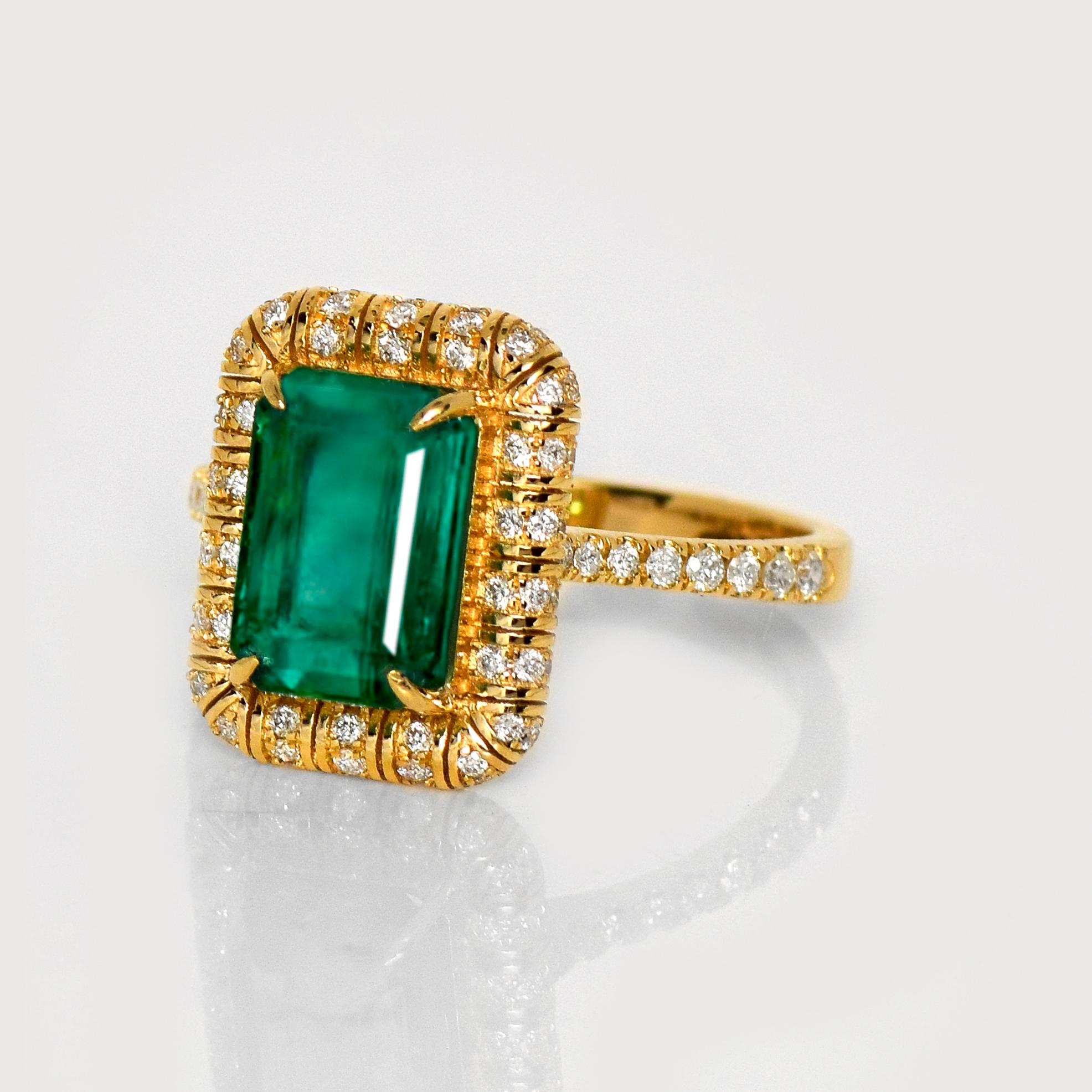 Emerald Cut IGI 14K 2.60 Ct Natural Emerald&Diamonds Antique Engagement Ring For Sale