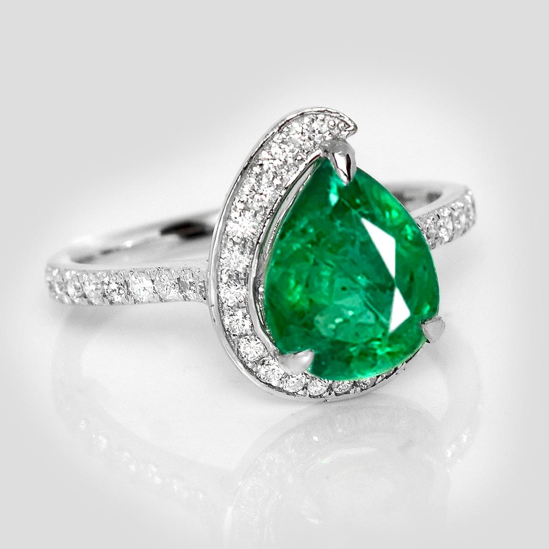 IGI 14K 2.96 Ct Natural Emerald&Diamonds Antique Engagement Ring Contemporáneo en venta