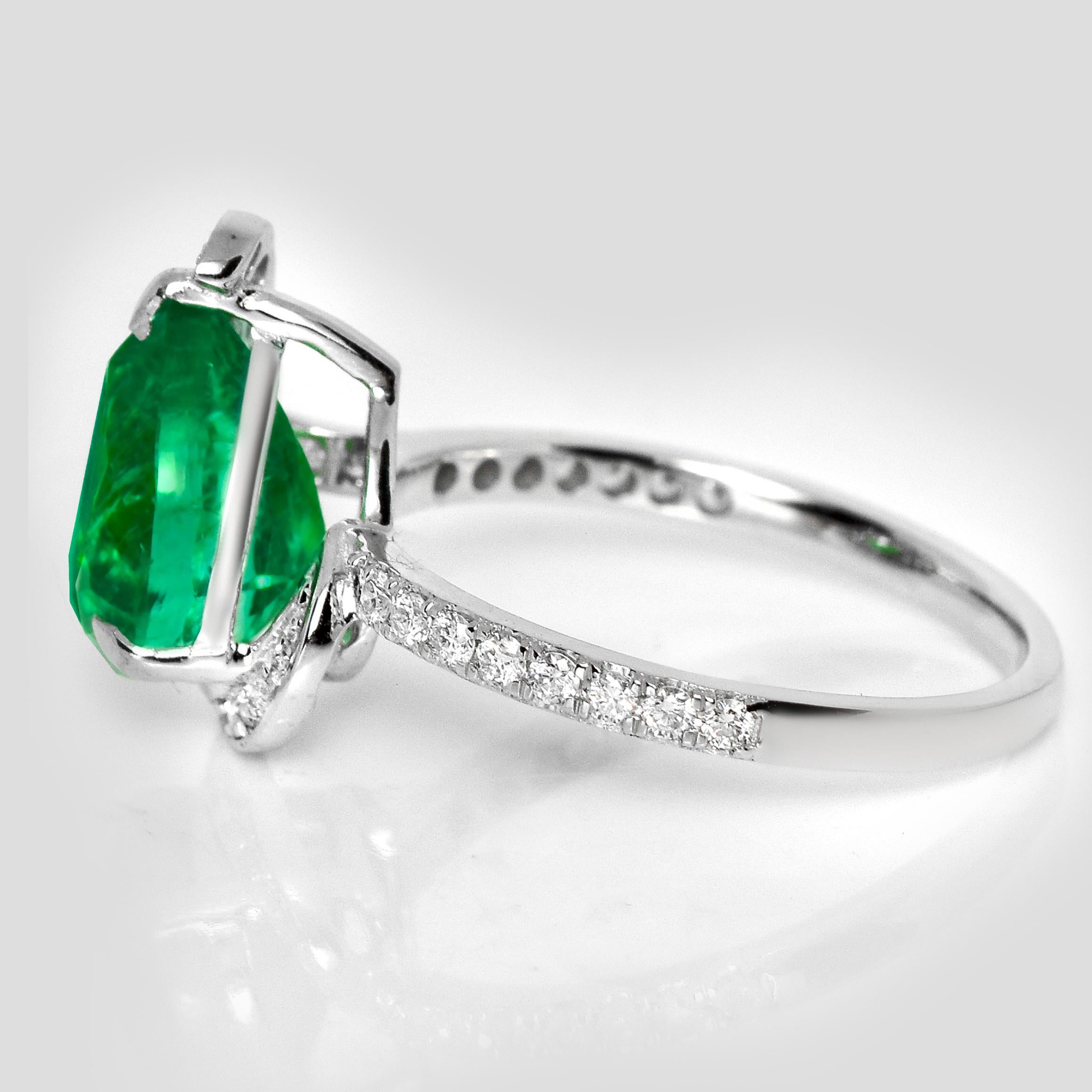 IGI 14K 2.96 Ct Natural Emerald&Diamonds Antique Engagement Ring Corte pera en venta