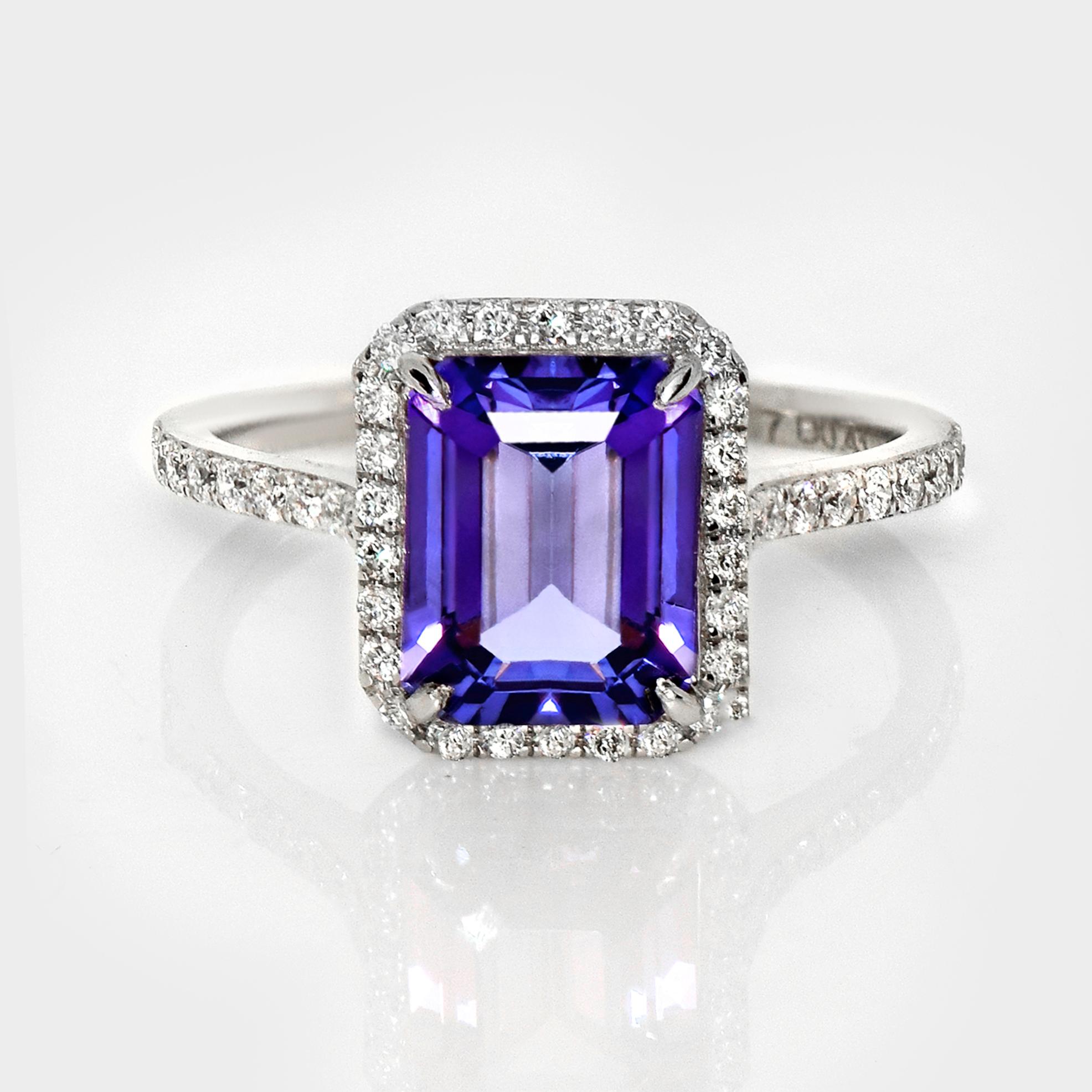 *IGI 14K 2.97 Ct Natürlicher Tansanit&Diamanten Antiker Verlobungsring*

Ein IGI-zertifizierter, natürlicher, intensiv bläulich-violetter Tansanit mit einem Gewicht von 2,97 ct, gefasst auf einem 14K Weißgold-Luxusband im Tischdesign mit natürlichen