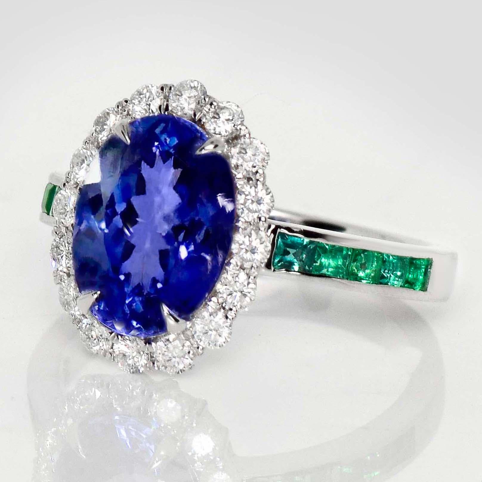 Contemporary IGI 14K 2.97 Ct Natural Tanzanite&Diamonds&Emeralds Antique Engagement Ring For Sale