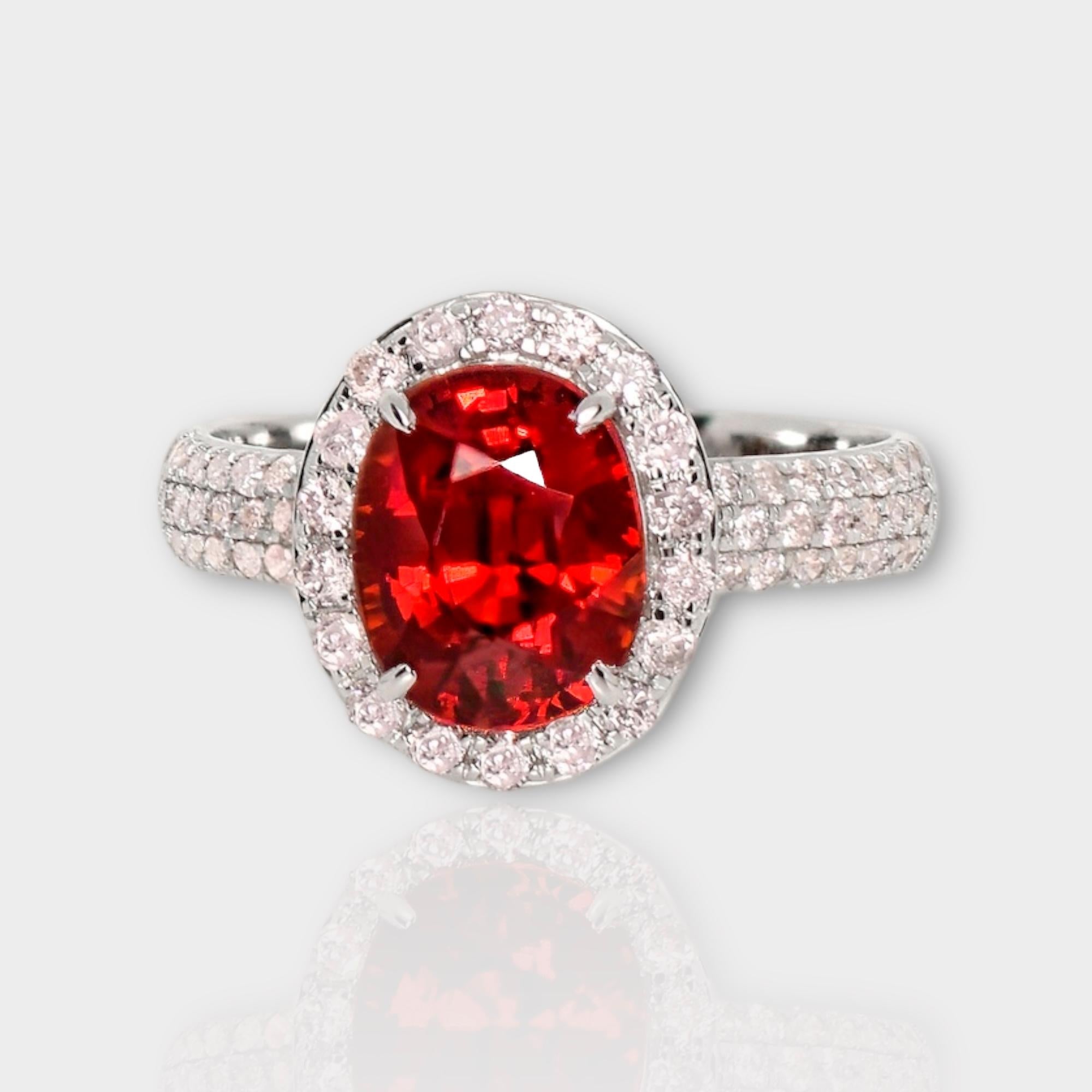 *IGI 14K 3.00 Ct Granat&Diamanten Antiker Art Deco Stil Verlobungsring*

Ein natürlicher, orange-roter Granat von höchster Qualität mit einem Gewicht von 3,00 ct ist auf einem Halo aus 14 Karat Weißgold und einem Band im Pave-Design mit natürlichen,