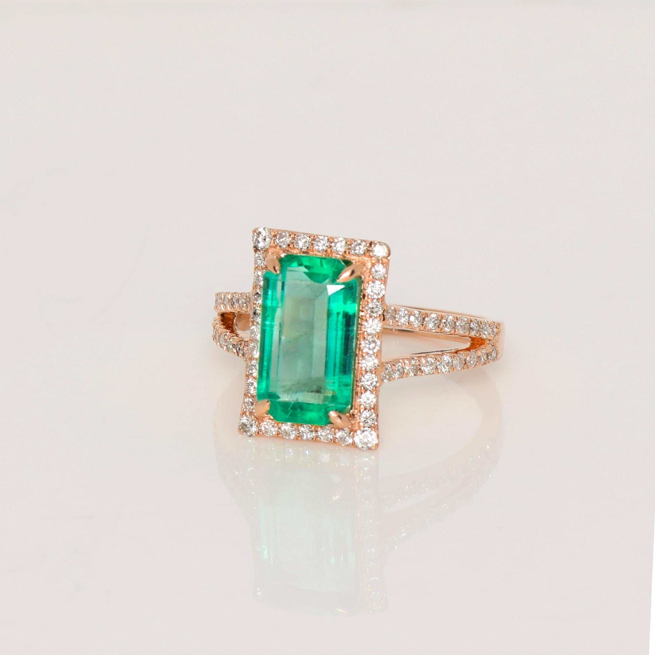 Taille émeraude Bague de fiançailles IGI 14k 3.03 Carat Natural Emerald & Diamond Antique Art Deco en vente