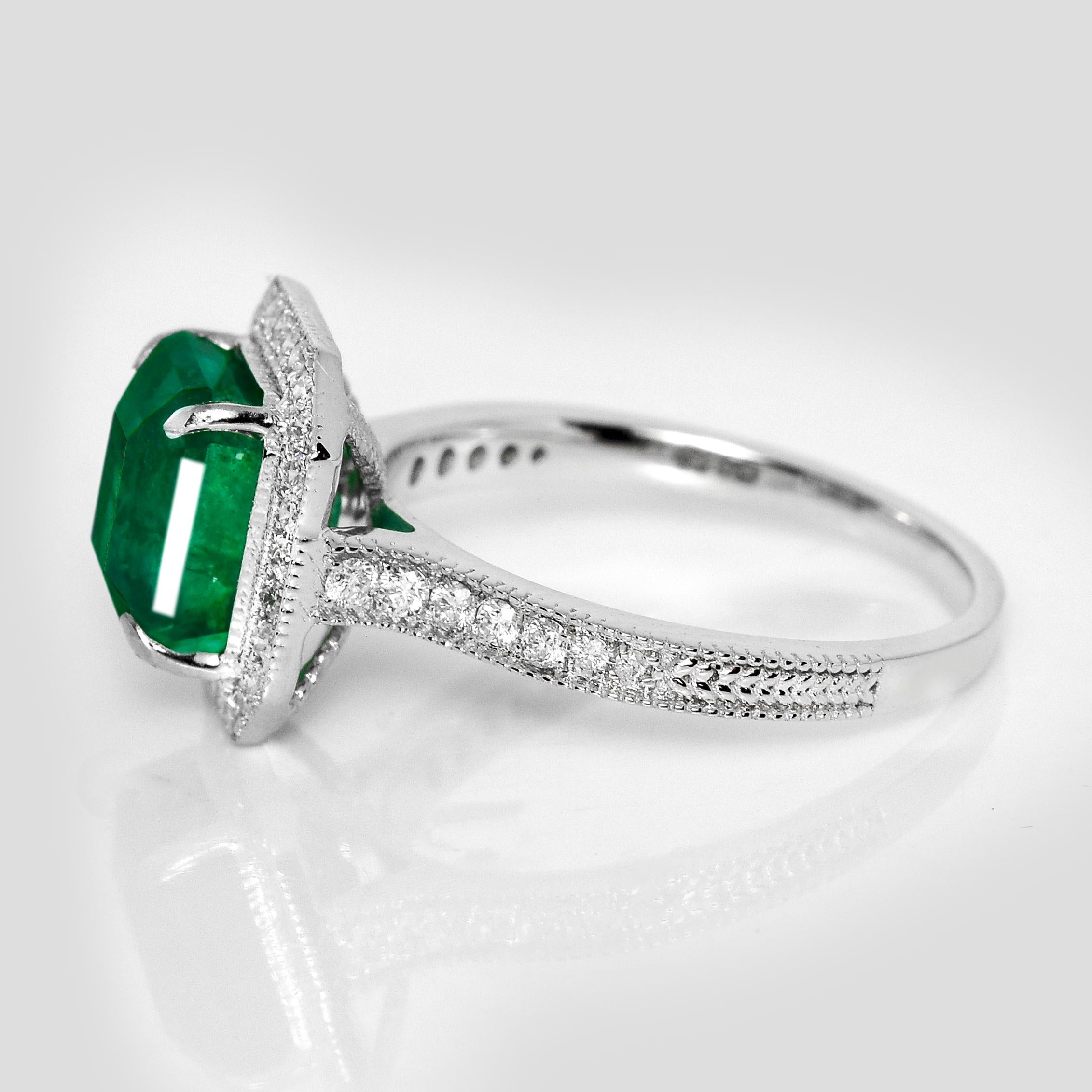 Taglio smeraldo Anello di fidanzamento antico IGI 14K 3.09 Ct Zambia Emerald&Diamonds in vendita