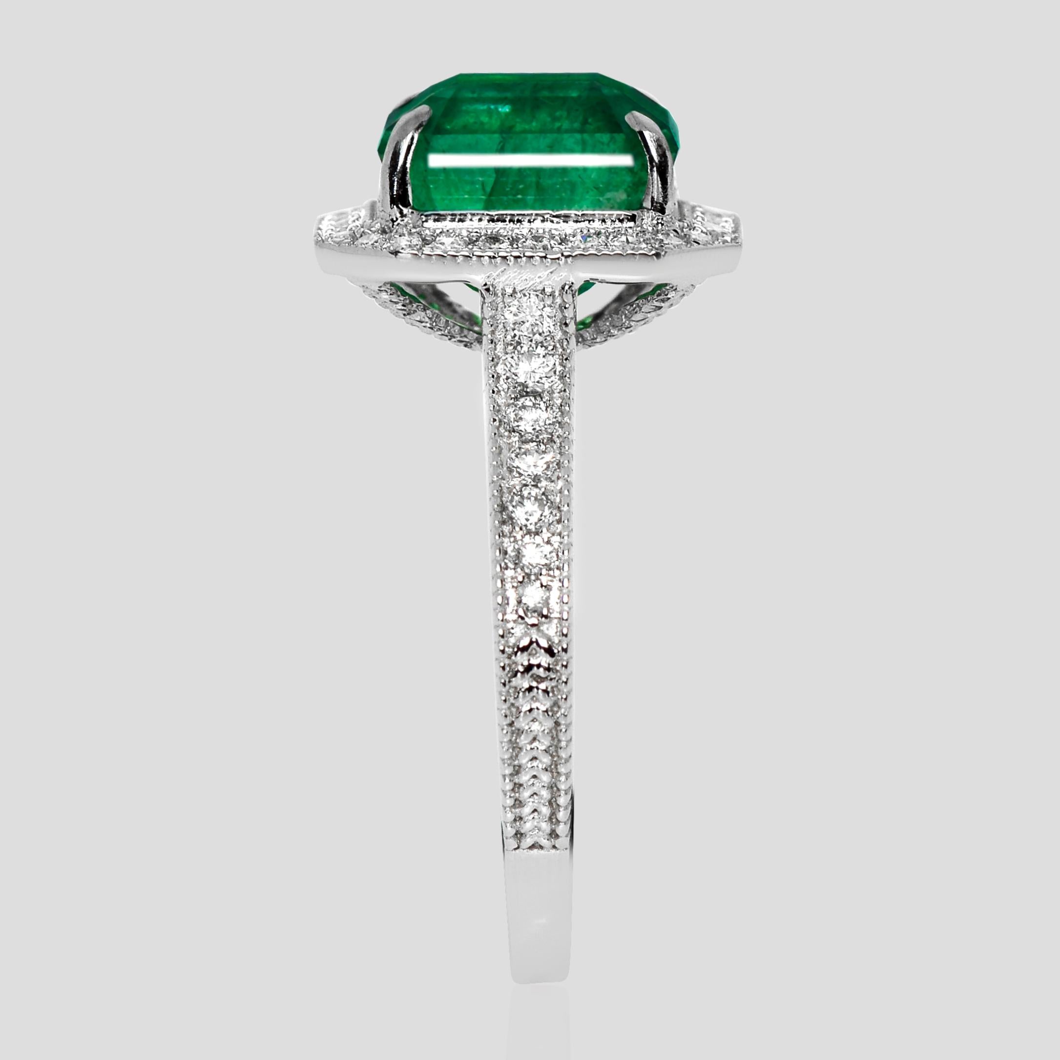 da uomo o donna Anello di fidanzamento antico IGI 14K 3.09 Ct Zambia Emerald&Diamonds in vendita