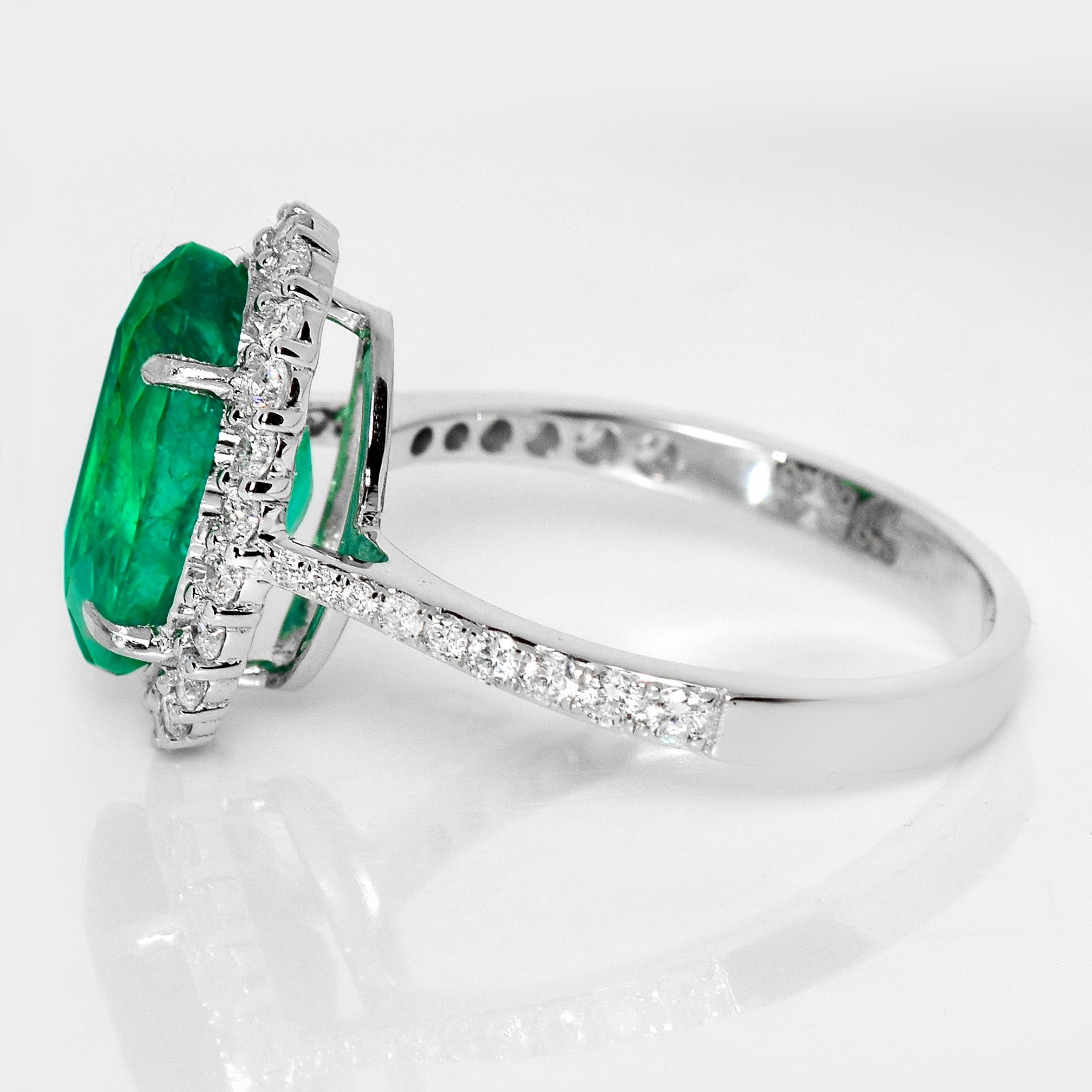 Taglio a goccia Anello di fidanzamento antico IGI 14K 3,42 ct Colombia Color Emerald&Diamonds in vendita