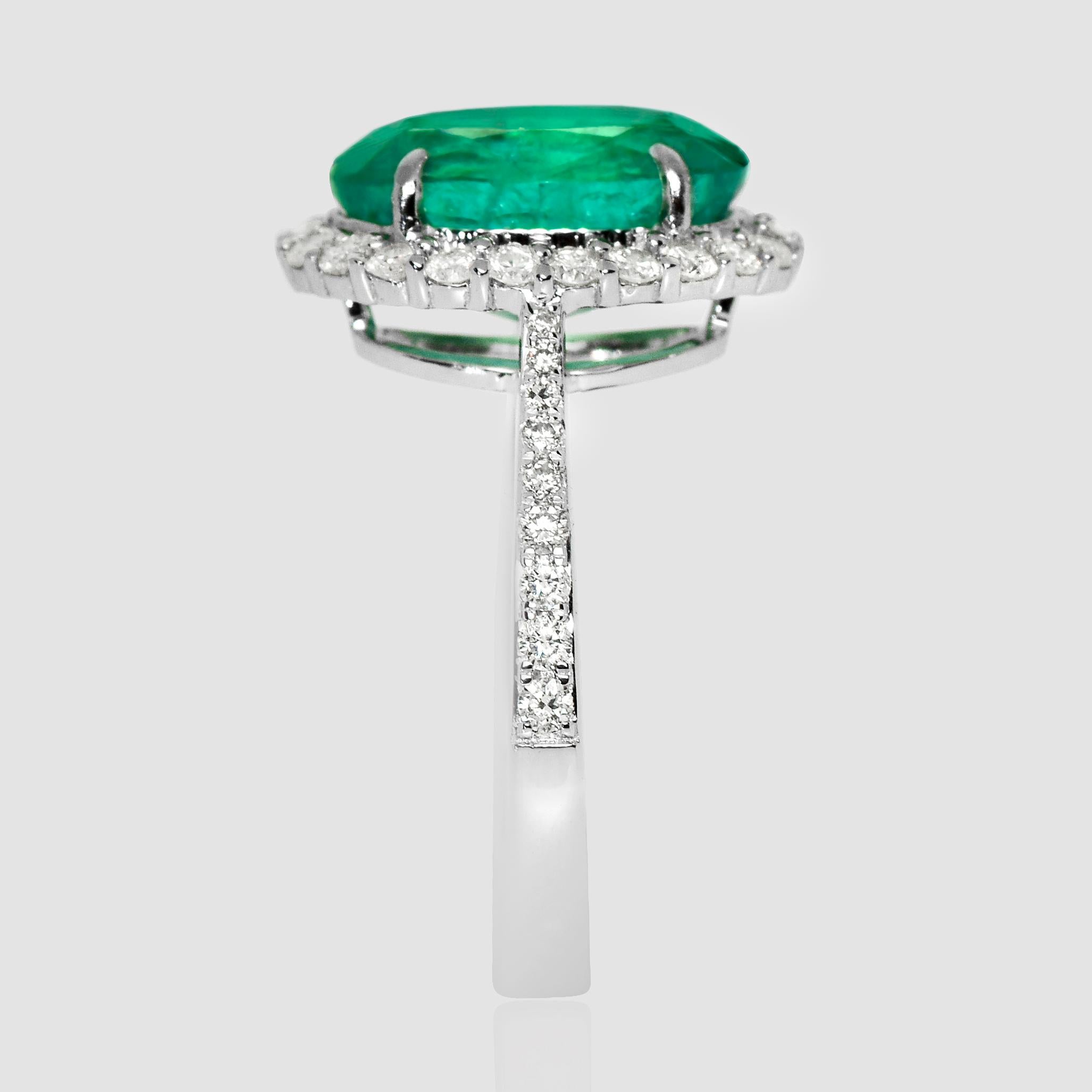 da uomo o donna Anello di fidanzamento antico IGI 14K 3,42 ct Colombia Color Emerald&Diamonds in vendita
