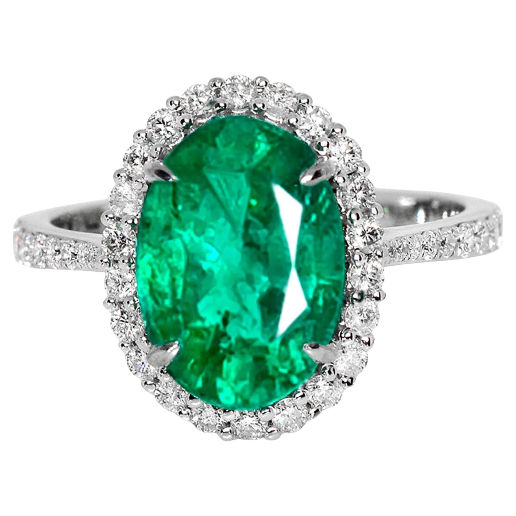 Anello di fidanzamento antico IGI 14K 3,42 ct Colombia Color Emerald&Diamonds in vendita