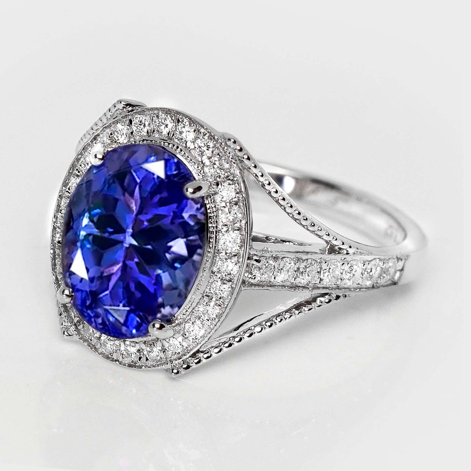 IGI 14K 3.62 Ct Natural Vivid Violet Tanzanite&Diamonds Anillo de compromiso antiguo Contemporáneo en venta