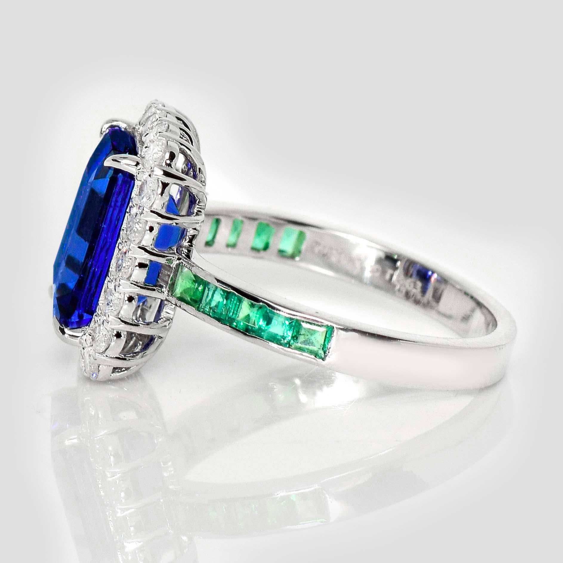 IGI 14K 3.63 Ct Natural Tanzanite&Diamonds&Emeralds Antique Engagement Ring In New Condition For Sale In Kaohsiung City, TW