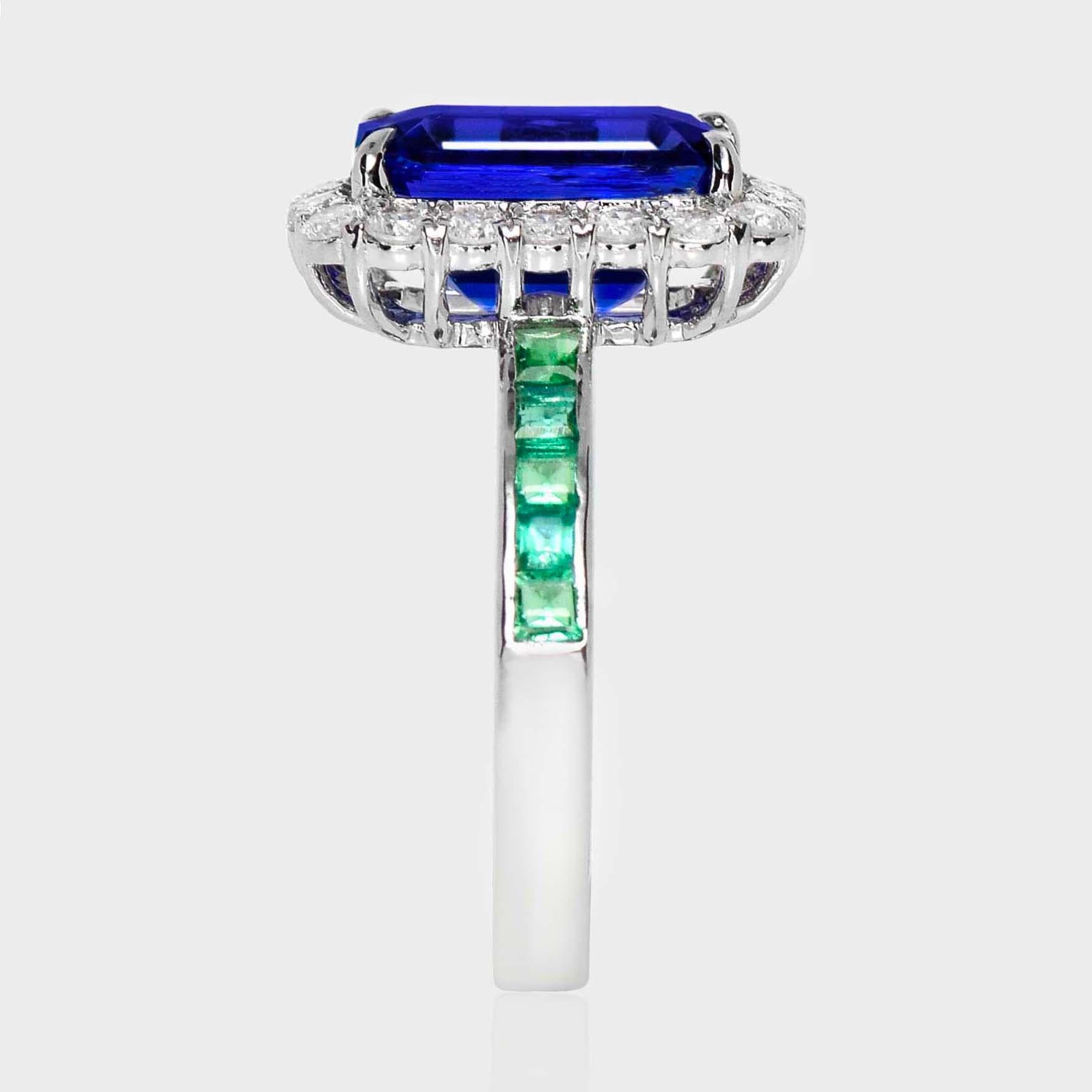 Women's IGI 14K 3.63 Ct Natural Tanzanite&Diamonds&Emeralds Antique Engagement Ring For Sale