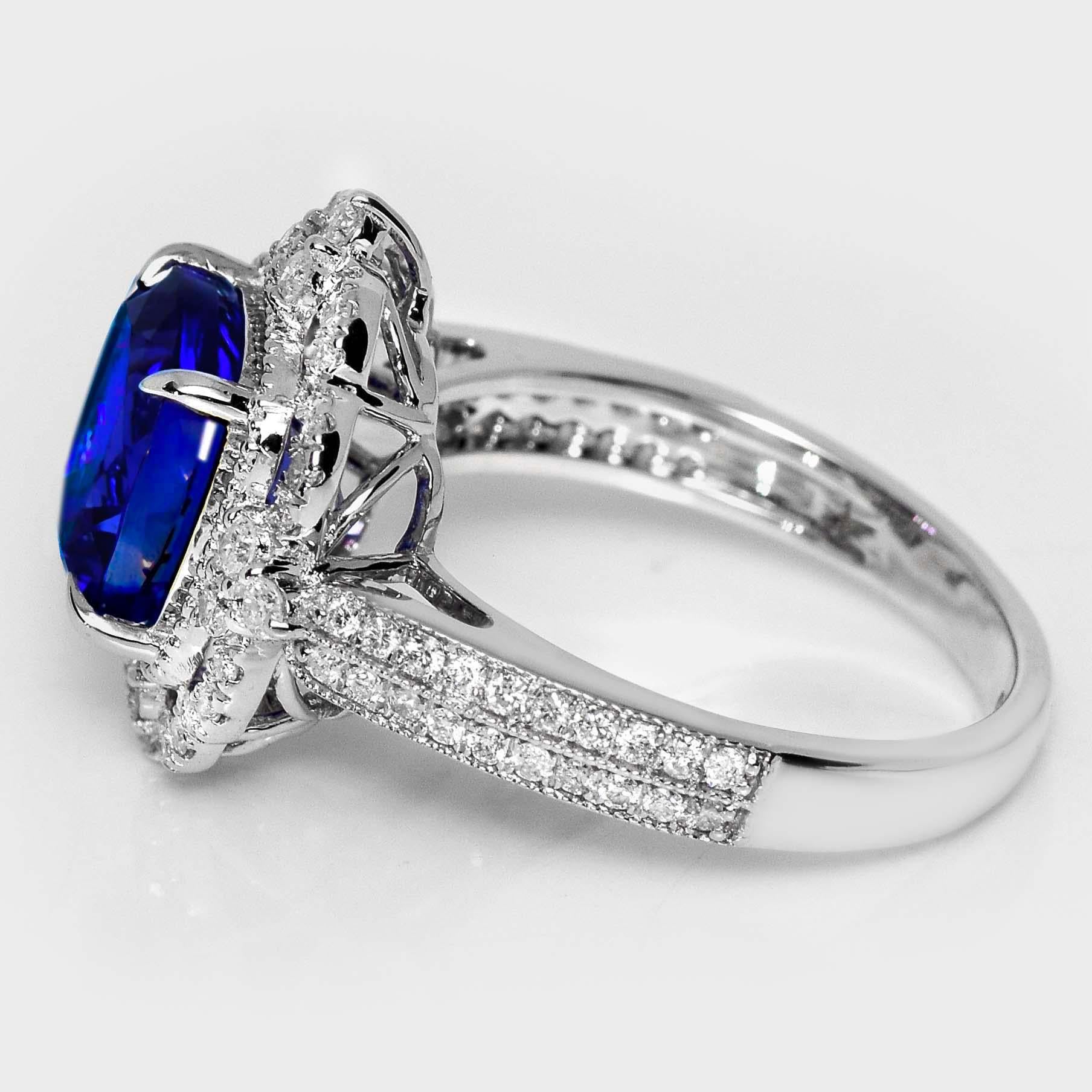 Taille coussin IGI 14K 3.70 Ct Natural Vivid Diamonds Tanzanite&Diamonds Antique Engagement Ring en vente
