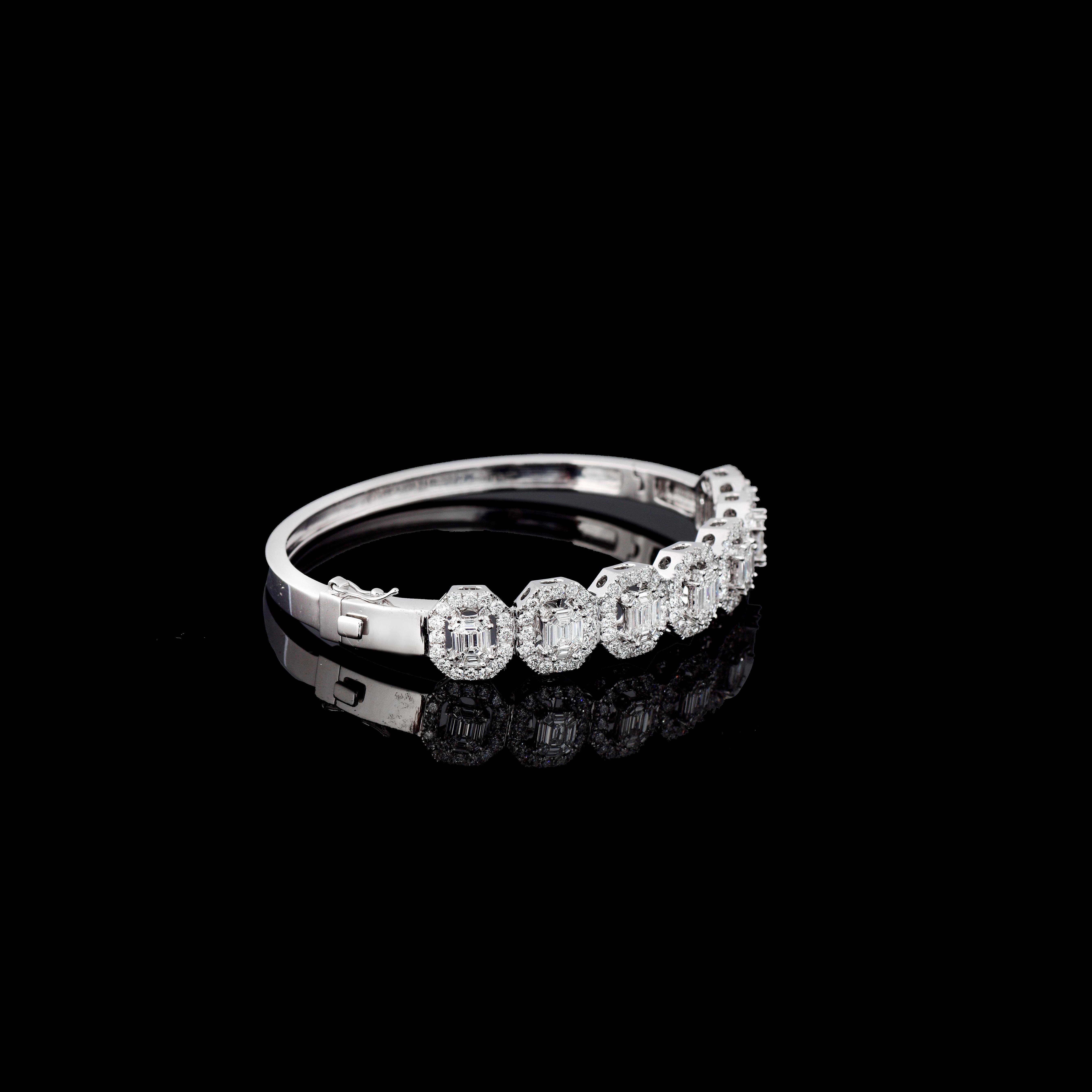 Women's or Men's IGI 14K 3.92 Ct F, VS White Gold Natural Diamond Bangle Bracelet For Sale