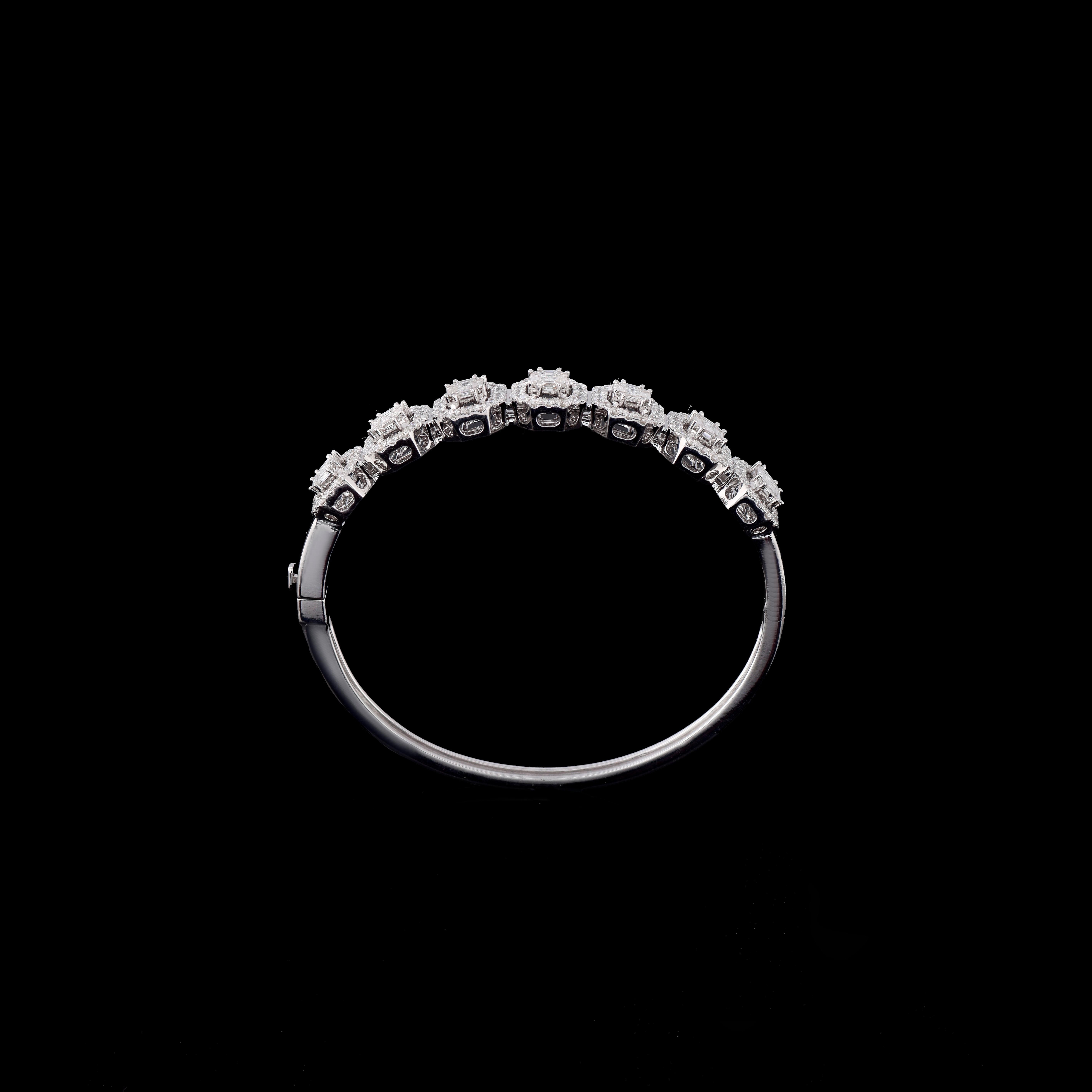 IGI 14K 3.92 Ct F, VS White Gold Natural Diamond Bangle Bracelet For Sale 1