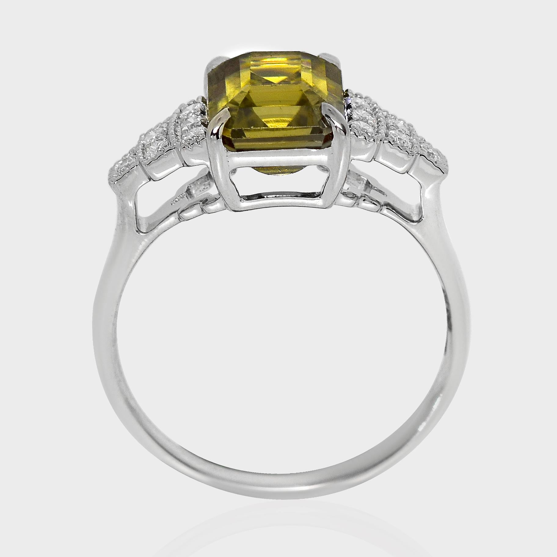 IGI 14K 3,95 qt Circón verde vivo natural Anillo de compromiso Art Decó antiguo en Nuevo estado para la venta en Kaohsiung City, TW