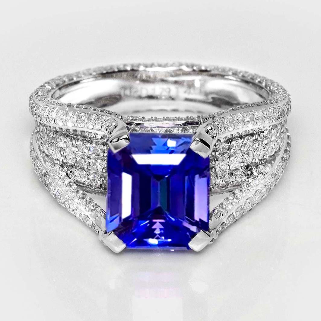 *IGI 14K 4.01 Ct Natural Tanzanite&Diamonds Antique Engagement Ring* (Bague de fiançailles ancienne)

Une Tanzanite naturelle certifiée IGI de couleur bleu-violet pesant 4,01 ct est sertie sur un anneau de luxe en or blanc 14K avec des diamants