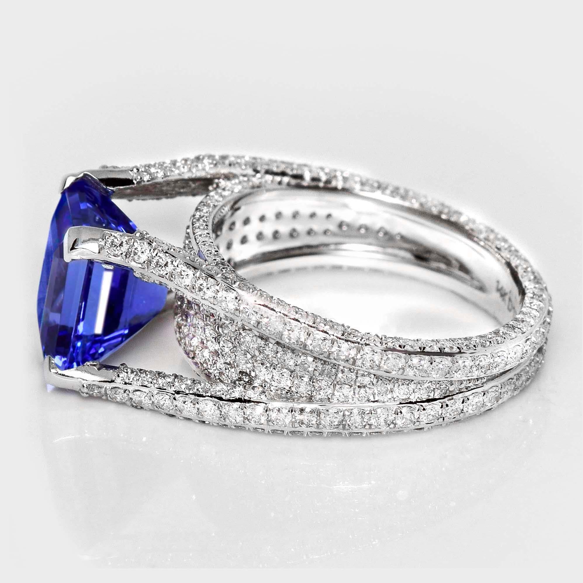 Taille émeraude IGI 14K 4.01 Ct Natural Vivid Diamonds Tanzanite&Diamonds Antique Engagement Ring en vente