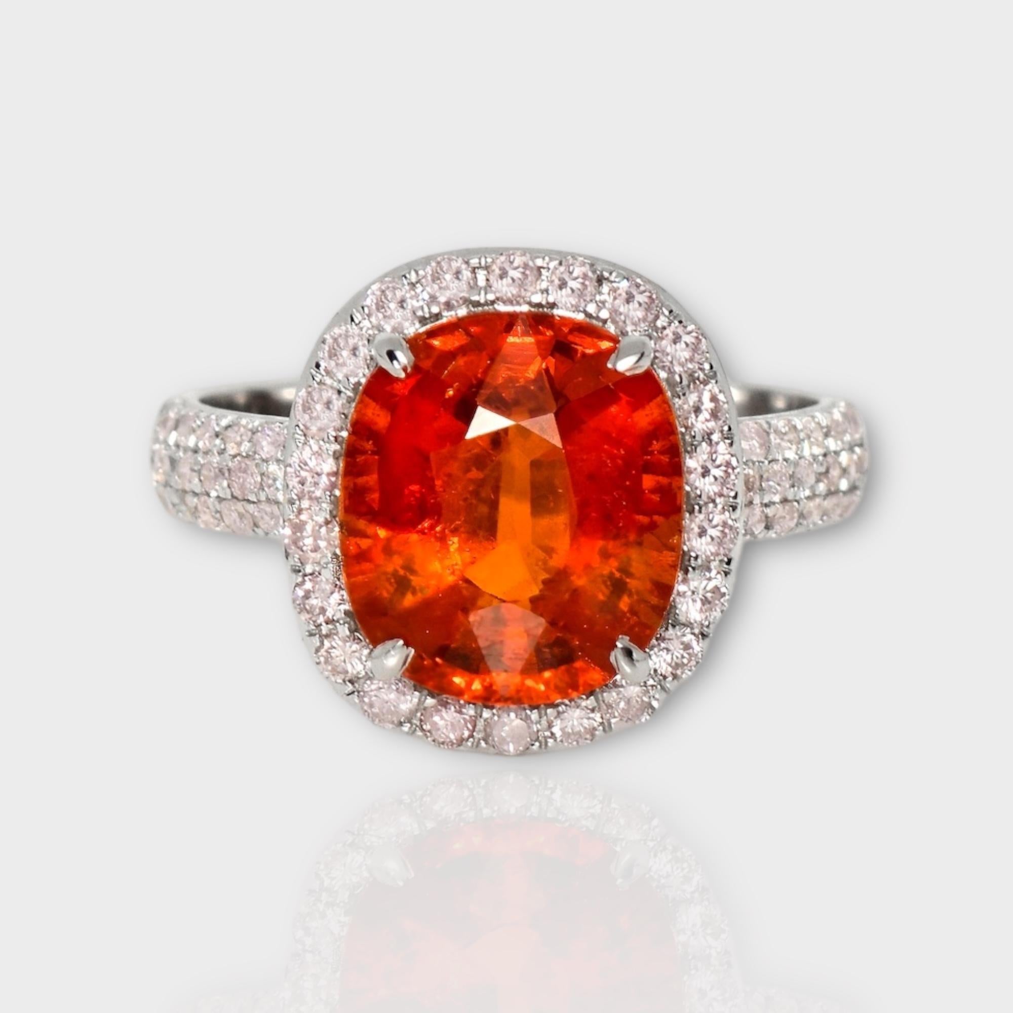 *IGI 14K 5.30 Ct Fanta Granat&Diamanten Antiker Art Deco Stil Verlobungsring*

Ein natürlicher Fanta-Granat von hoher Qualität mit einem Gewicht von 5,30 ct ist auf einem Halo-Band aus 14 Karat Weißgold mit natürlichen, runden rosa Diamanten im