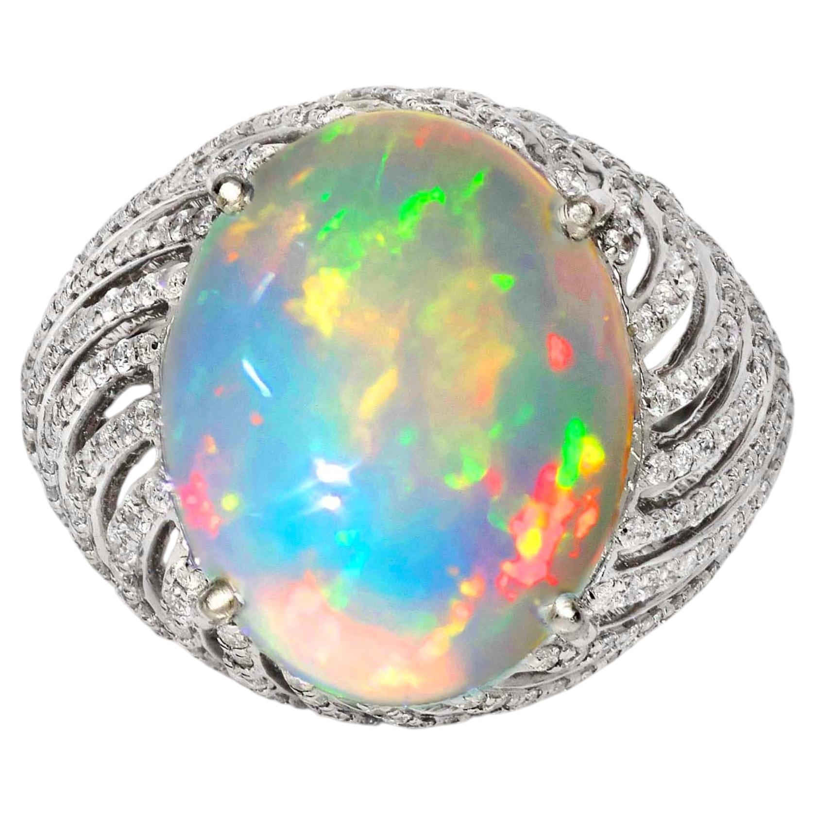 IGI 14K, 8,24 Karat, weißer Opal mit natürlichem Farbenspiel und Diamanten – Verlobungsring im Antik-Stil