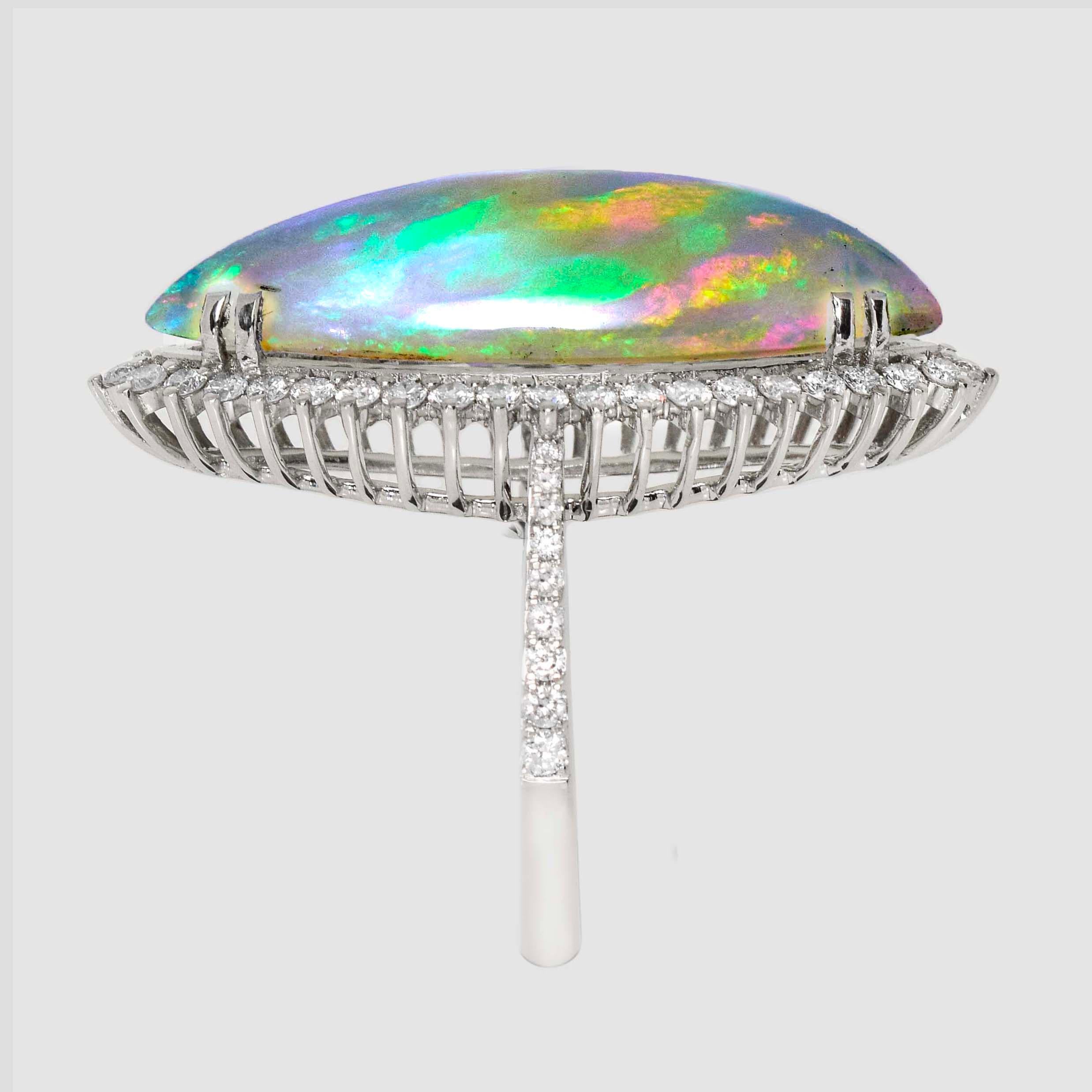 IGI 18K 8,70 ct  Antiker Verlobungsring mit natürlichen Farbspielen von Opal und Diamanten Damen im Angebot