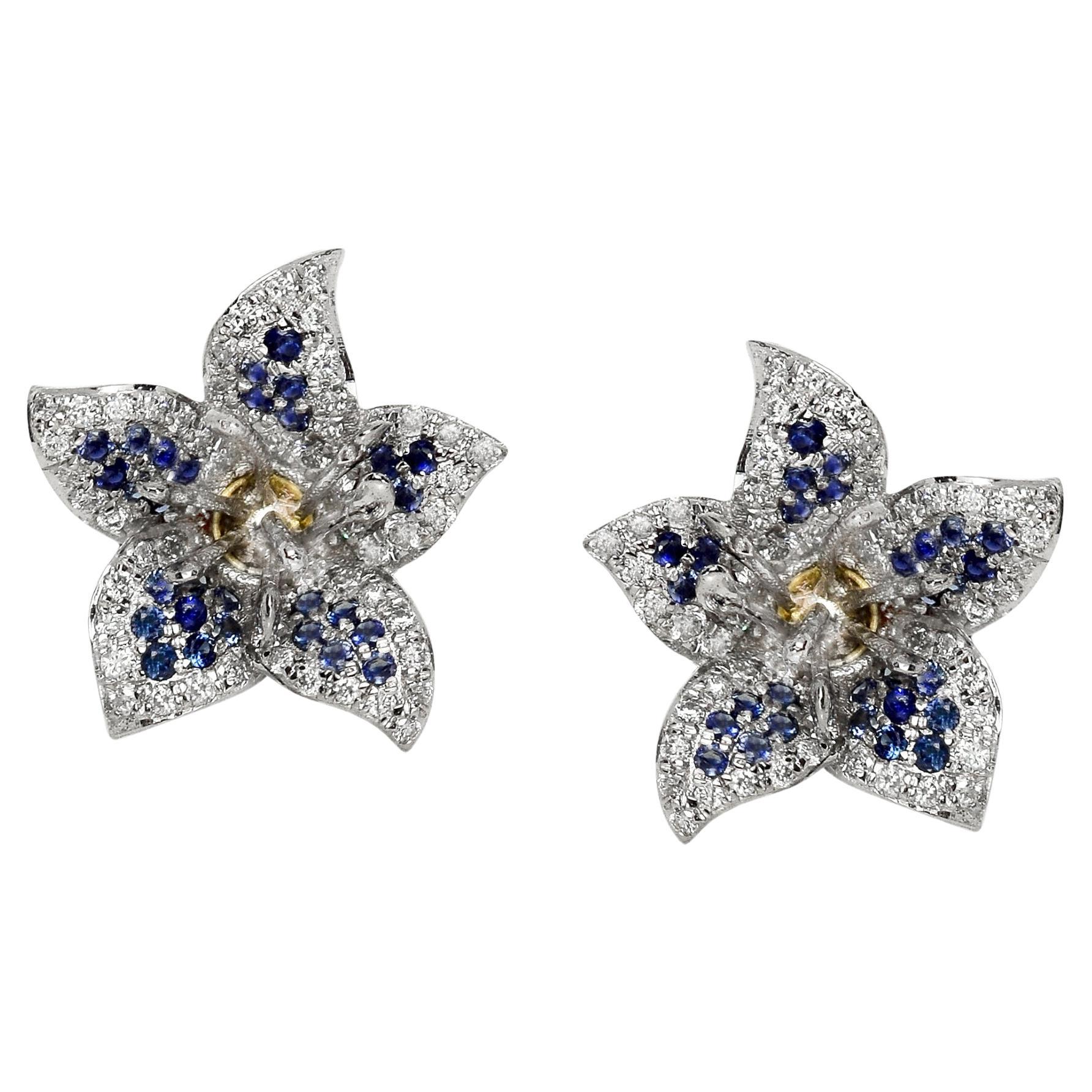 Orecchini con zaffiri blu naturali e diamanti in oro bianco 14K IGI in vendita