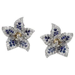 Orecchini con zaffiri blu naturali e diamanti in oro bianco 14K IGI