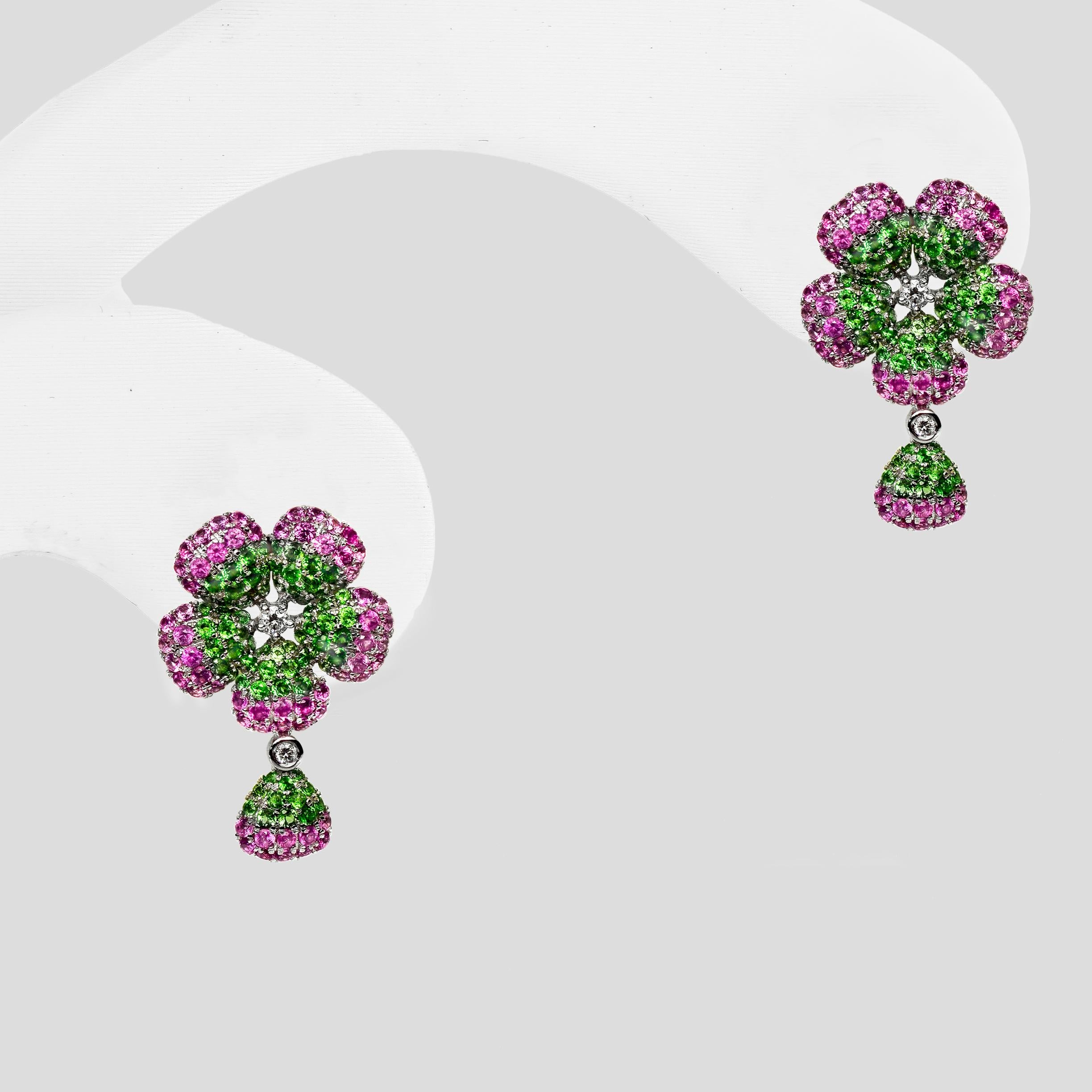 Taglio rotondo Orecchini con zaffiri rosa naturali e diamanti IGI in oro bianco 14K in vendita