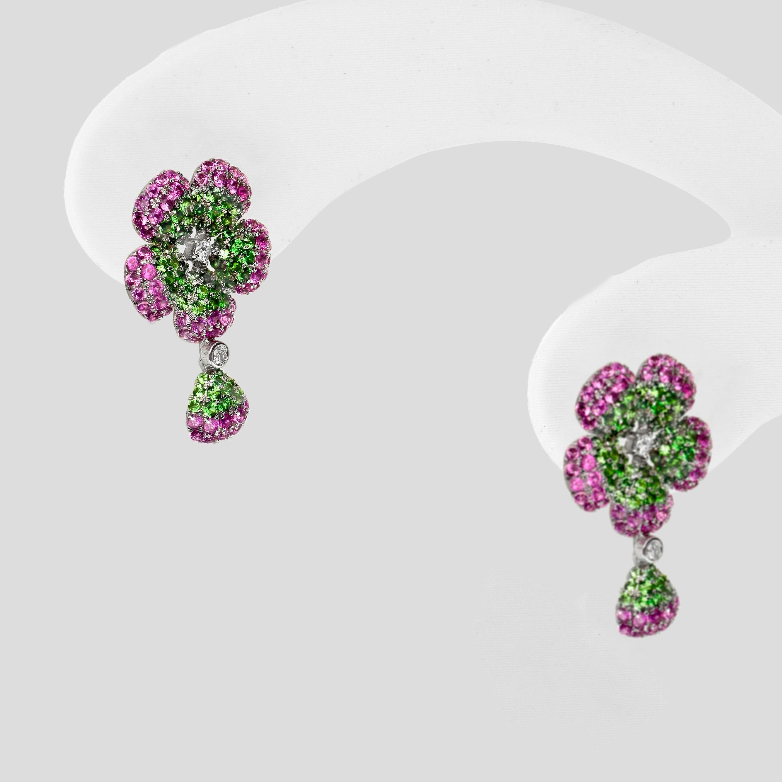 Orecchini con zaffiri rosa naturali e diamanti IGI in oro bianco 14K In condizioni Nuovo in vendita a Kaohsiung City, TW