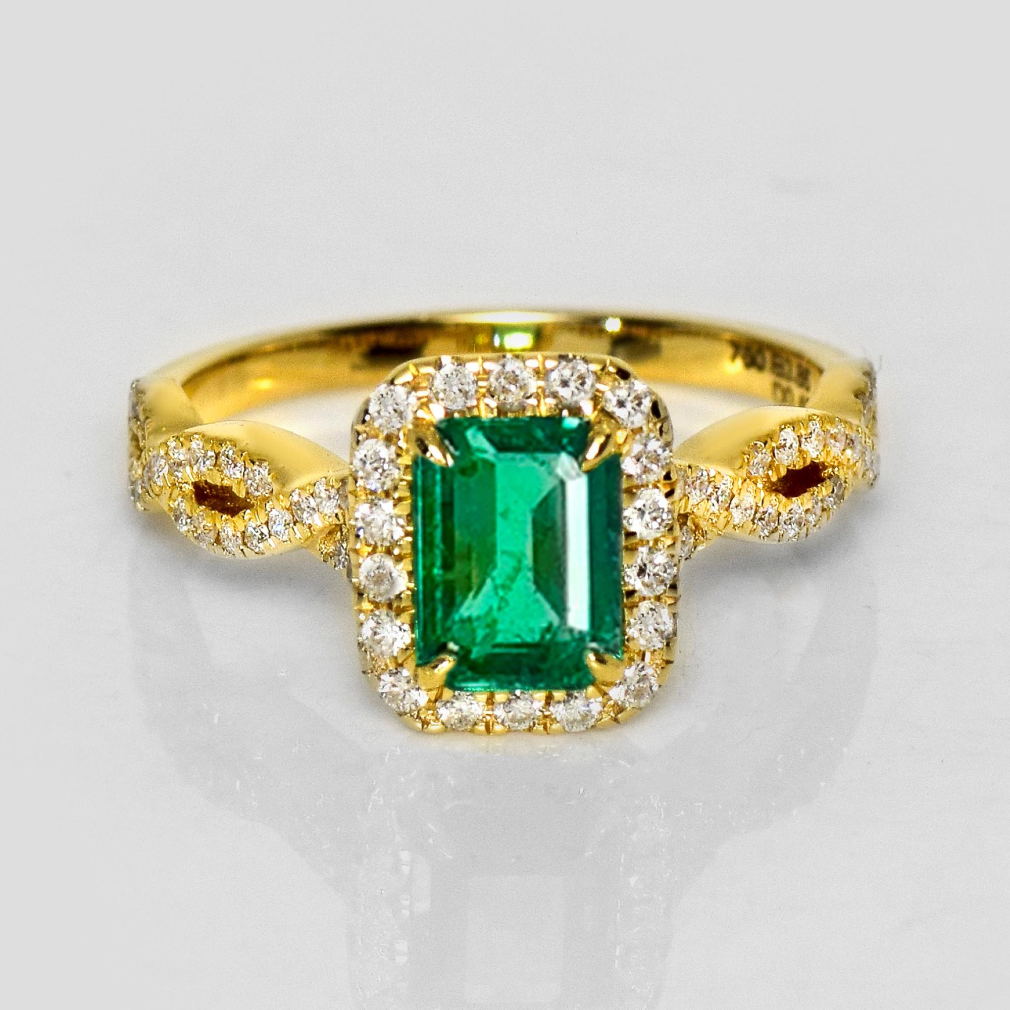 *IGI Anello di fidanzamento Art Deco 18K 0.85 Ct Zambia Greene & Greene Diamonds*

Uno smeraldo verde vivido naturale dello Zambia, certificato IGI, del peso di 0,85 carati, è incastonato sulla fascia in oro giallo 18 carati con diamanti naturali FG