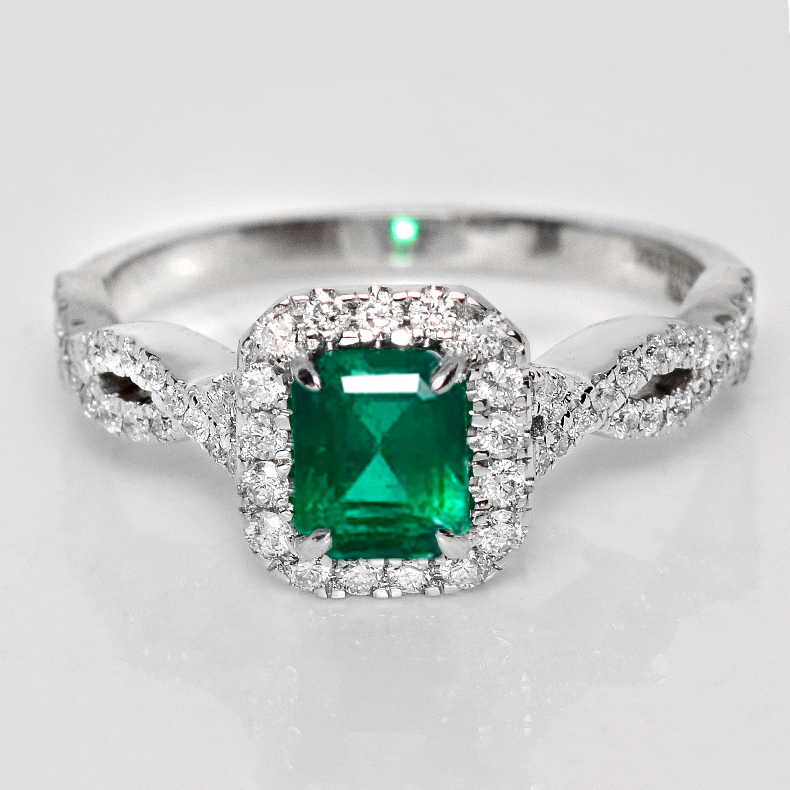 *IGI 18K 0.87 Ct Zambia Emerald&Diamonds Art Deco Engagement Ring* (Bague de fiançailles Art Déco)

Une émeraude naturelle vert vif de Zambie certifiée IGI pesant 0,87 ct est sertie sur le bracelet en or blanc 18 carats de diamants naturels FG VS