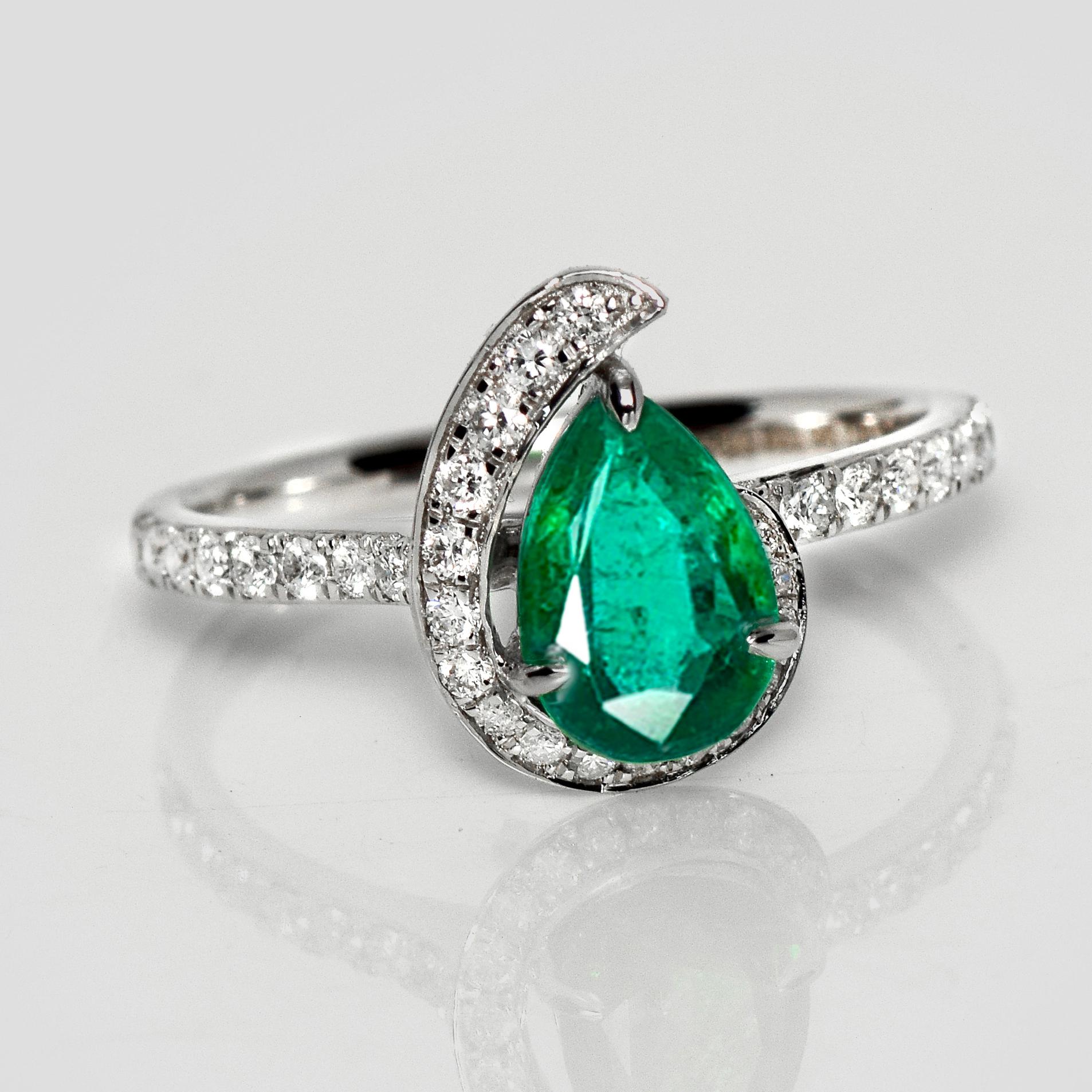 IGI 18K 0.98 ct Zambia Vivid Green Emerald&Diamonds Engagement Ring (Zeitgenössisch) im Angebot