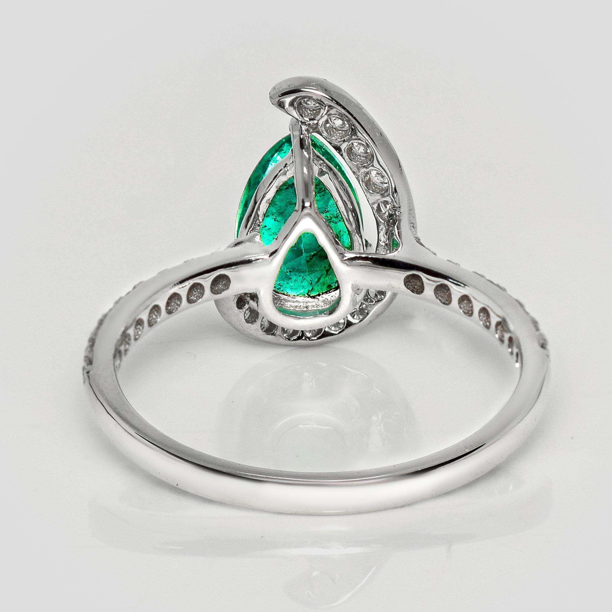 IGI 18K 0.98 ct Zambia Vivid Green Emerald&Diamonds Engagement Ring im Angebot 1