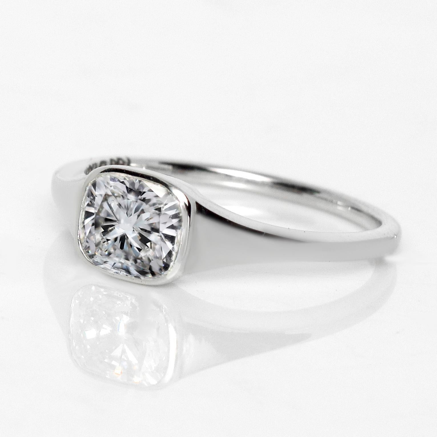 Contemporary IGI 18K 1.01 Ct H IF Natural Diamond Antique Engagement Ring For Sale