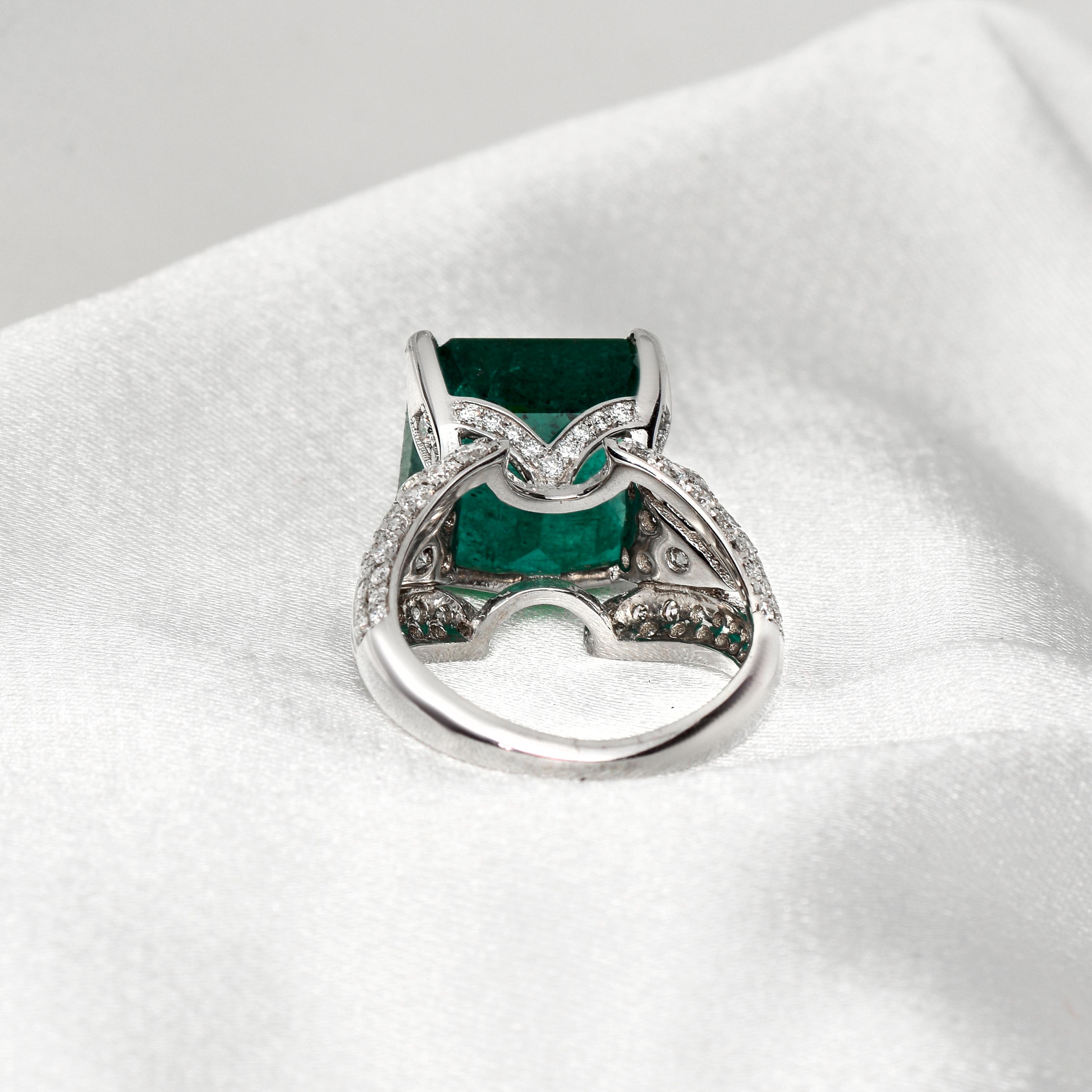 Women's or Men's IGI 18k 11.01ct Natural Emerald&Diamond Antique Art Deco Engagement Ring For Sale