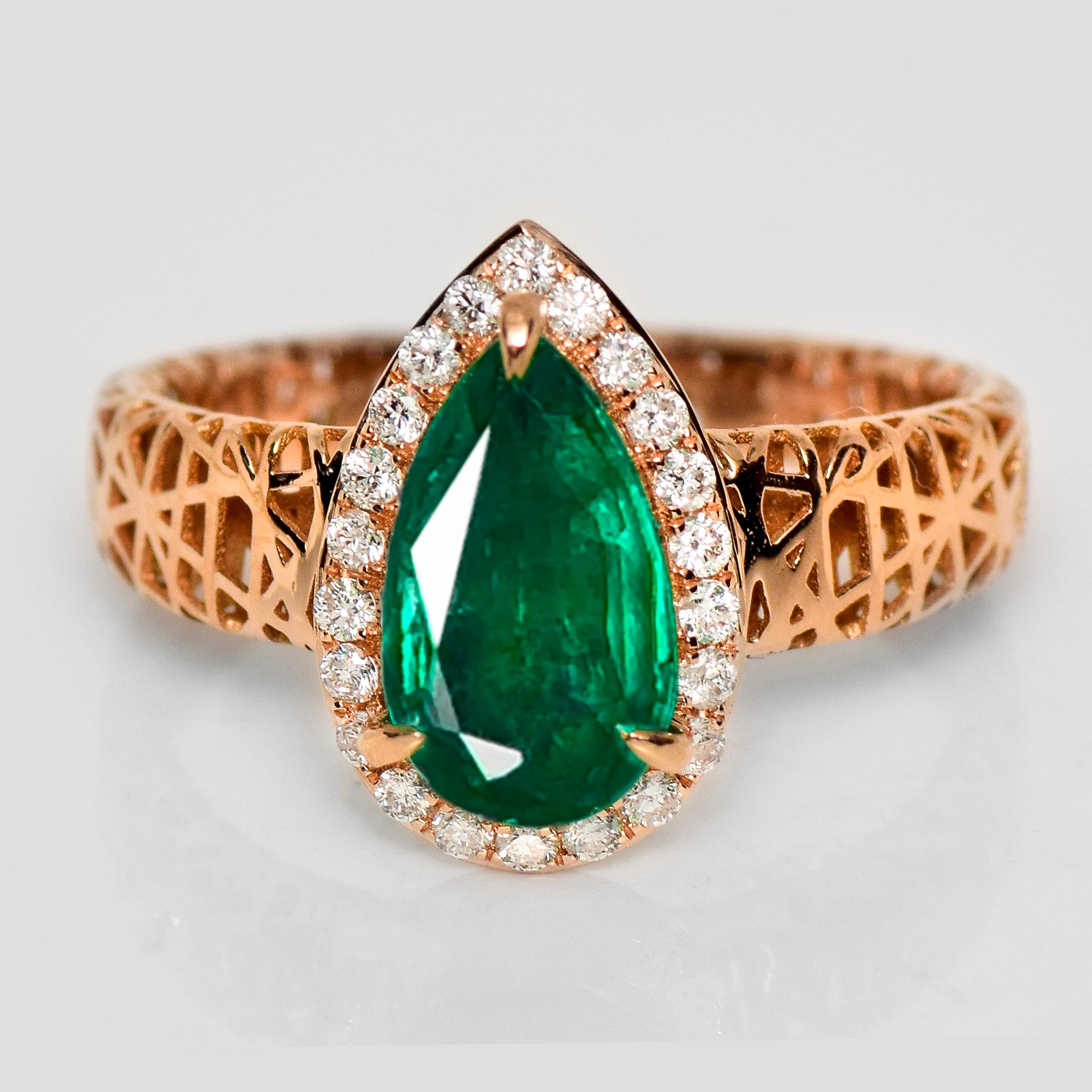 *IGI Anello di fidanzamento Art Deco in 18 carati con smeraldo e diamanti dello Zambia da 1,31 carati*.

Uno smeraldo verde vivido naturale dello Zambia, certificato IGI, del peso di 1,31 carati, incastonato sulla fascia in oro rosa 18 carati con